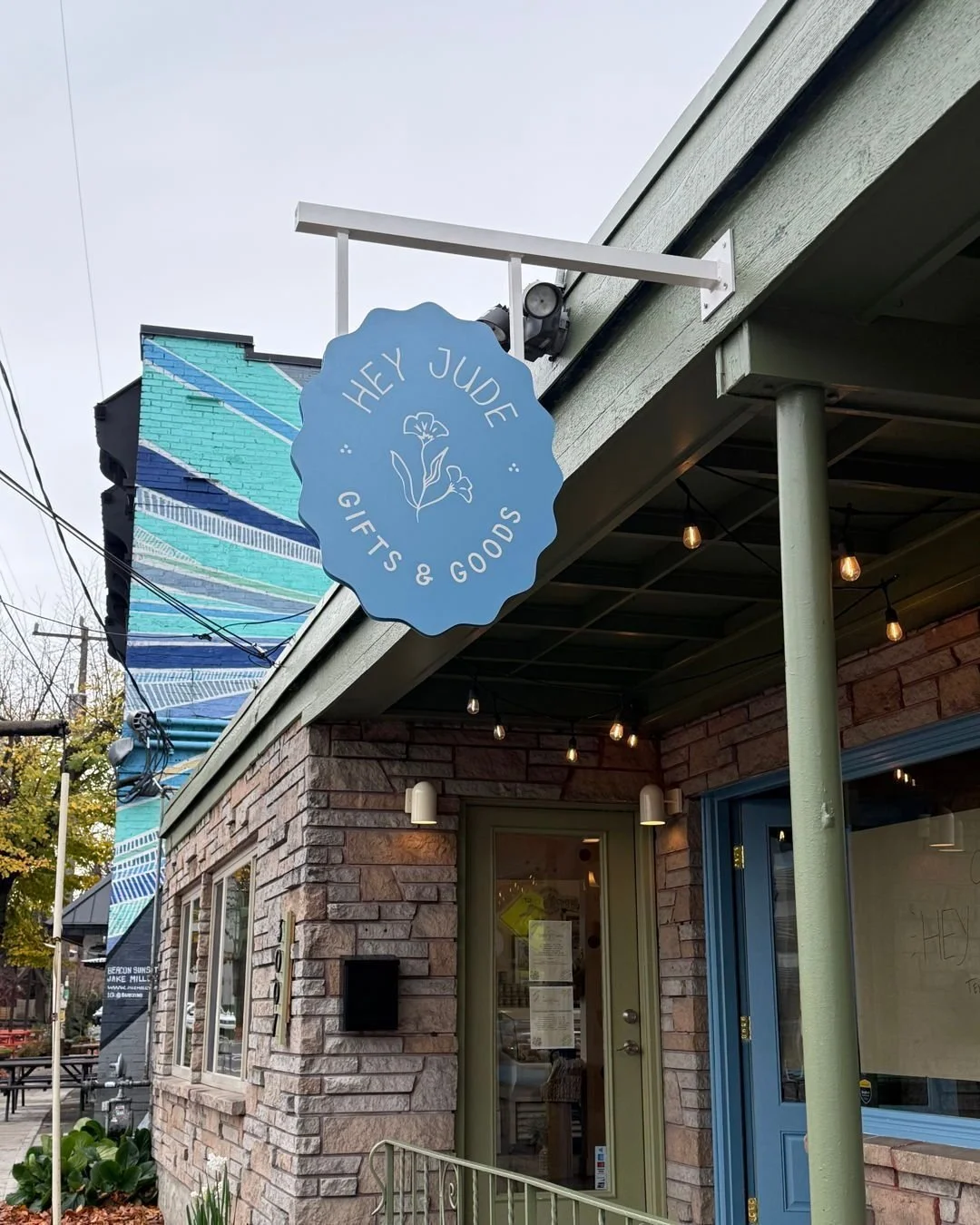 Today&rsquo;s the day! Our littlest sister shop officially opens its doors! Swing by @heyjudegoods for all your holiday must-haves &mdash; including Homer dips &amp; spreads from the cutest little pantry nook in the back! 🎄✨ 

Comment below if you w