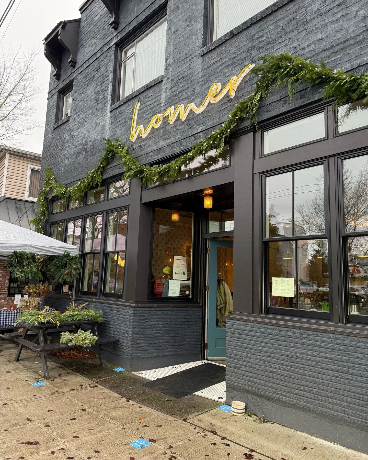 Today&rsquo;s the day! Come by between 10am&ndash;2pm for pita pockets, handmade goods, and all the holiday cheer. ✨

A gentle reminder: vendors are spread between our dining room and our lovely neighbors @thecoupeandfluteseattle, so be sure to wande