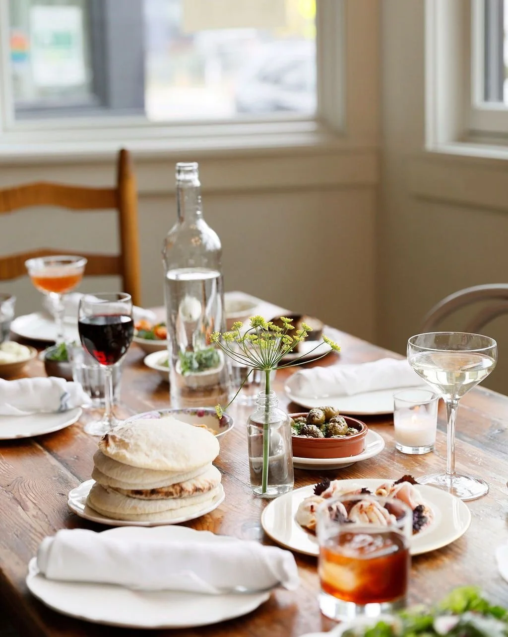 Happy Easter! 🐰 🥕 🐣 

We will be open our normal hours this evening, see you at 5!

📸 ✨ : @belathee