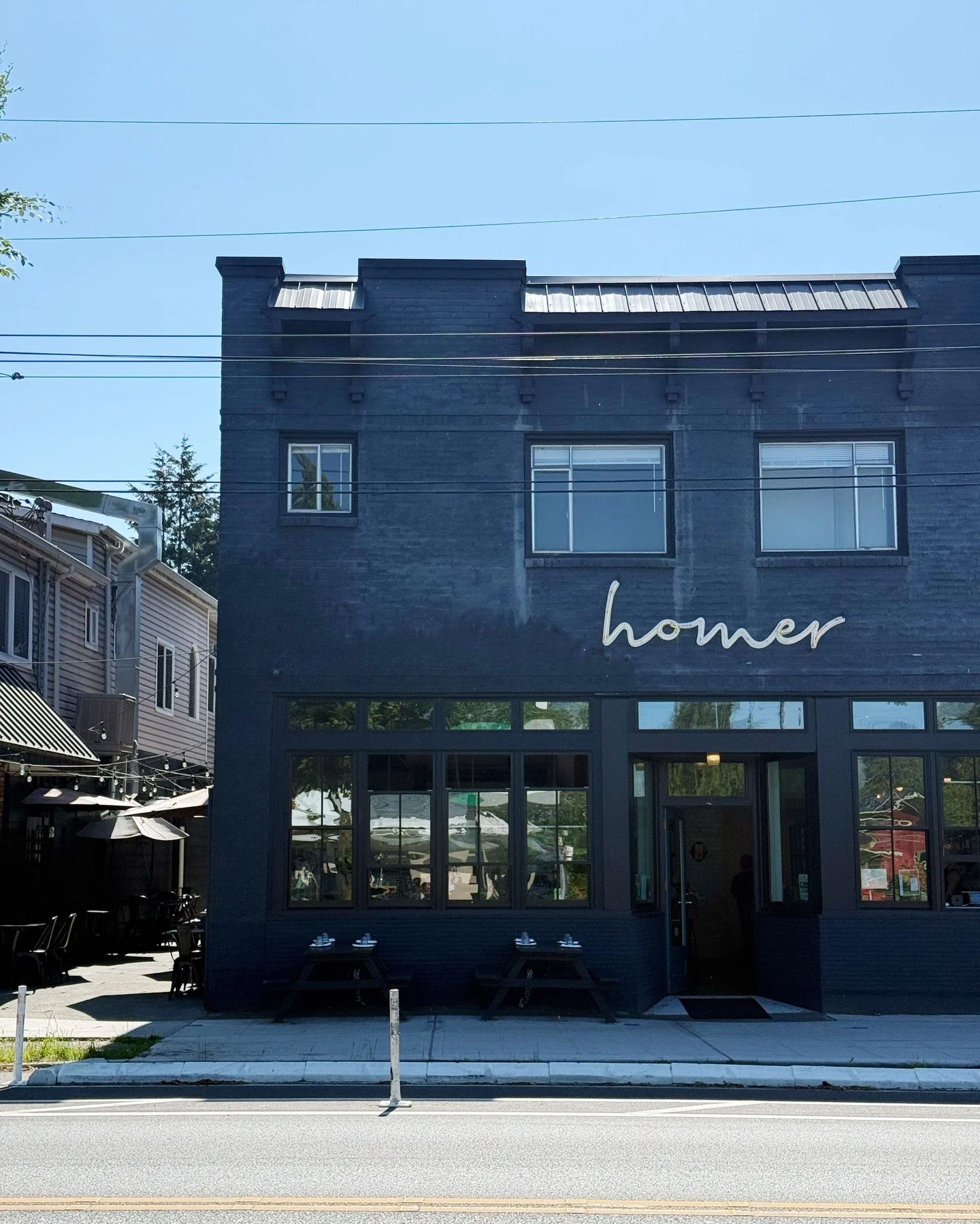 ☀️ Patio season is officially here!☀️ 

Grab your friends, order some pita &amp; dips, and soak up the sunshine &ndash; a chilled bevvie is highly encouraged 🍷🍸️ 

Doors open at 5 PM &ndash; seating is first come, first served.