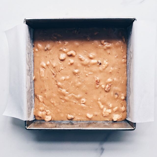 Do you prefer classic fudge or chocolate fudge? Maple (or brown sugar) fudge is my fave holiday indulgence. I like to add toasted walnuts to the mix. So good! Get the recipe by clicking the link in my profile @kitchenhealssoul ⁠
#kitchenhealssoul #ma
