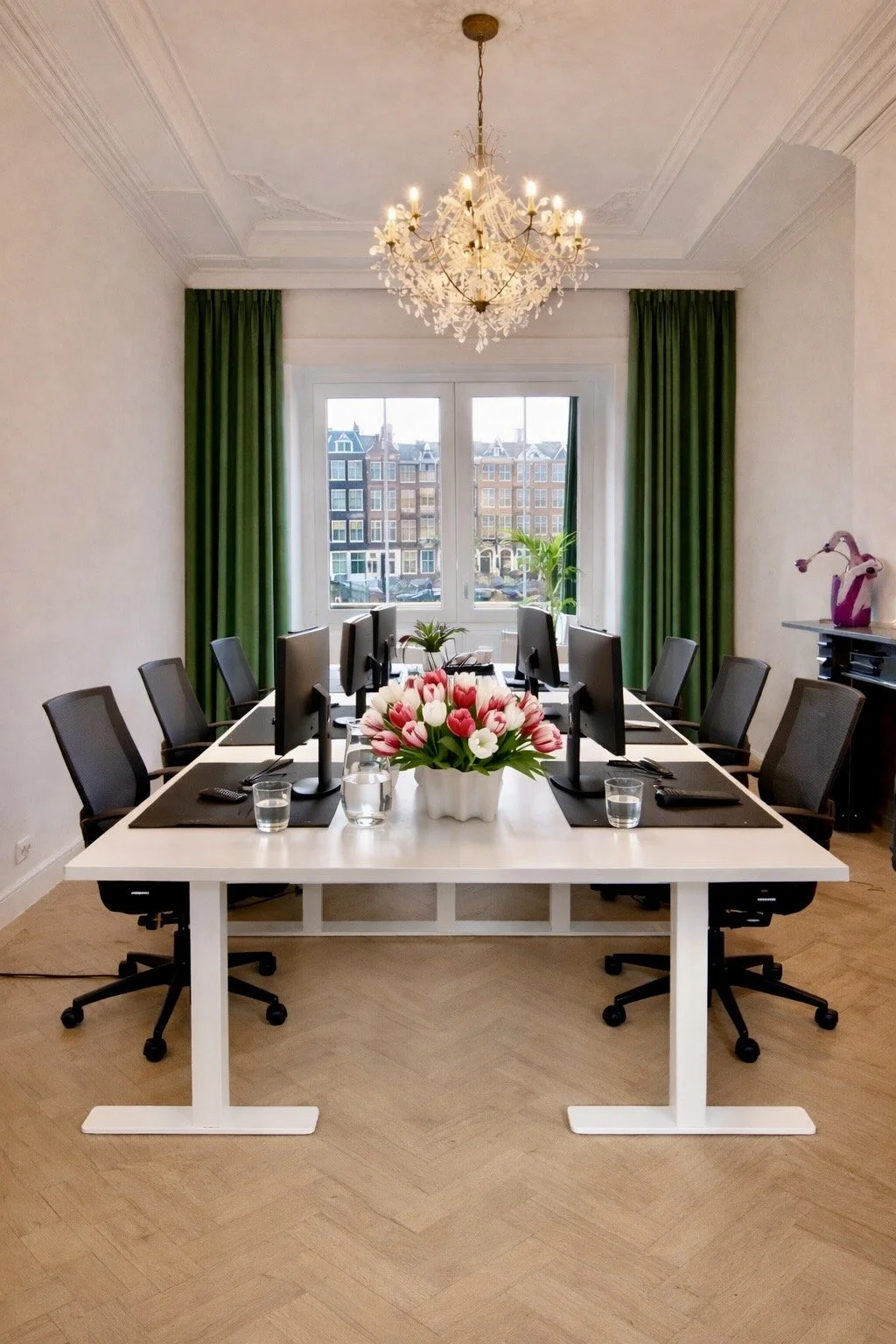 photo singe office.jpg