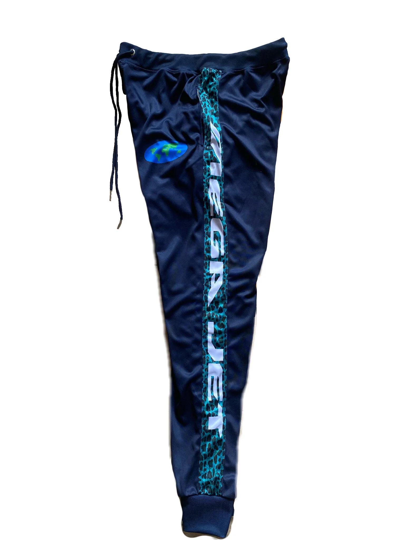 3C7236FD-891C-4E5B-BBE1-CA9DE2056DD3