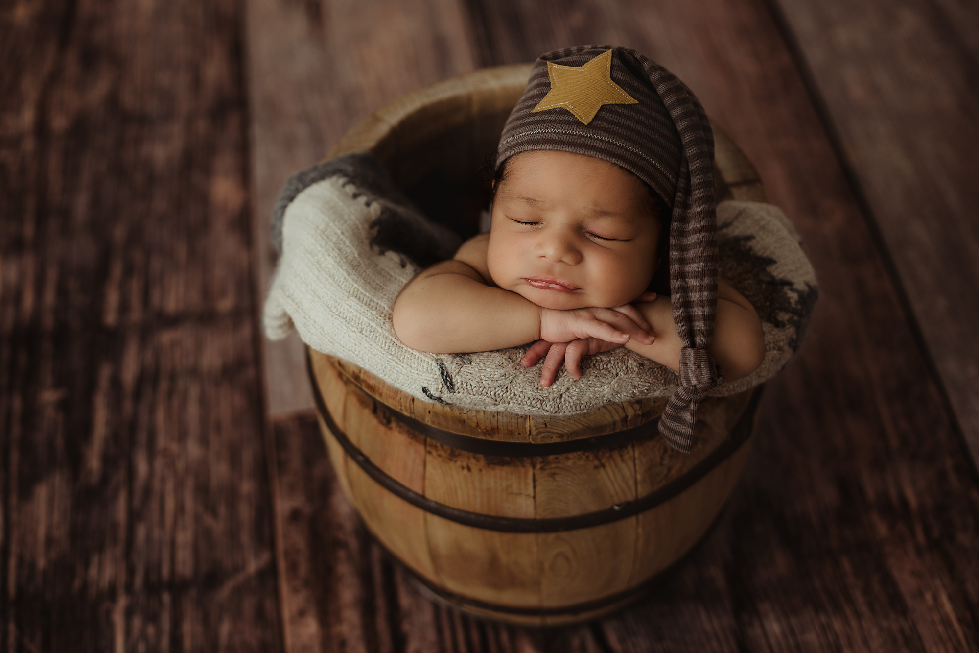 best newborn photographer Milton & Toronto baby in bucket
