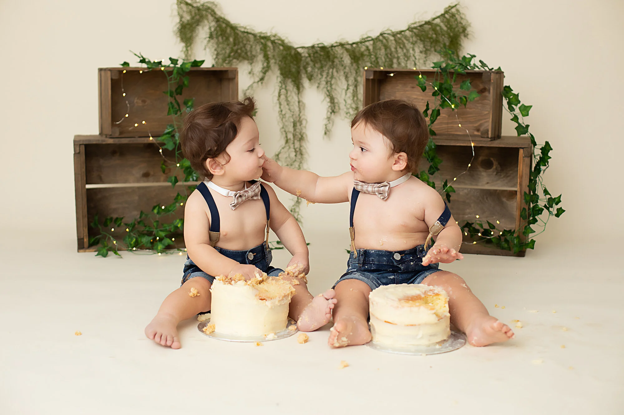 best cake smash photographer Toronto & Milton