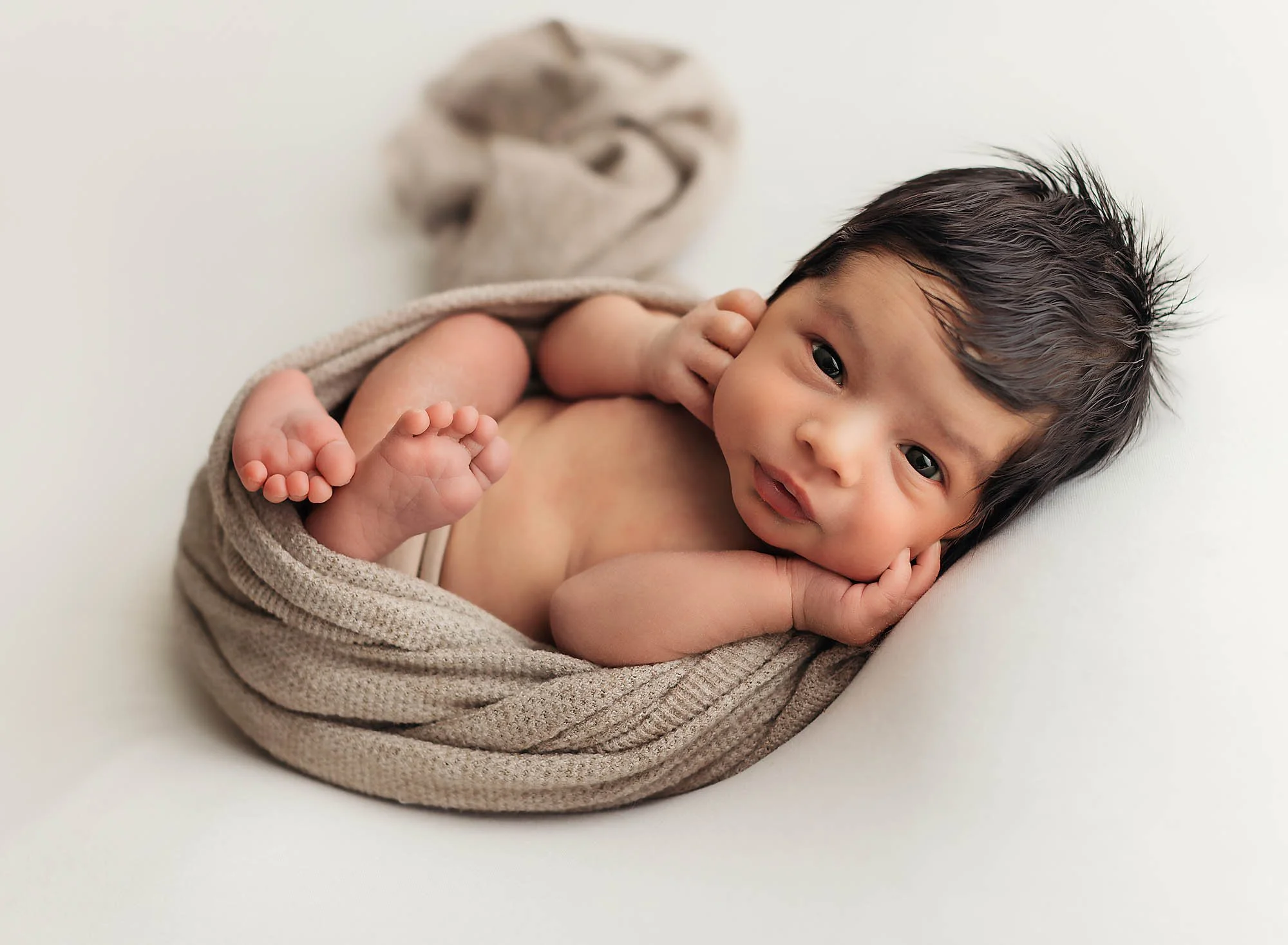 best-newborn-maternity-photographer-toronto-milton-danieladagostino-daniel-3 copy.jpg