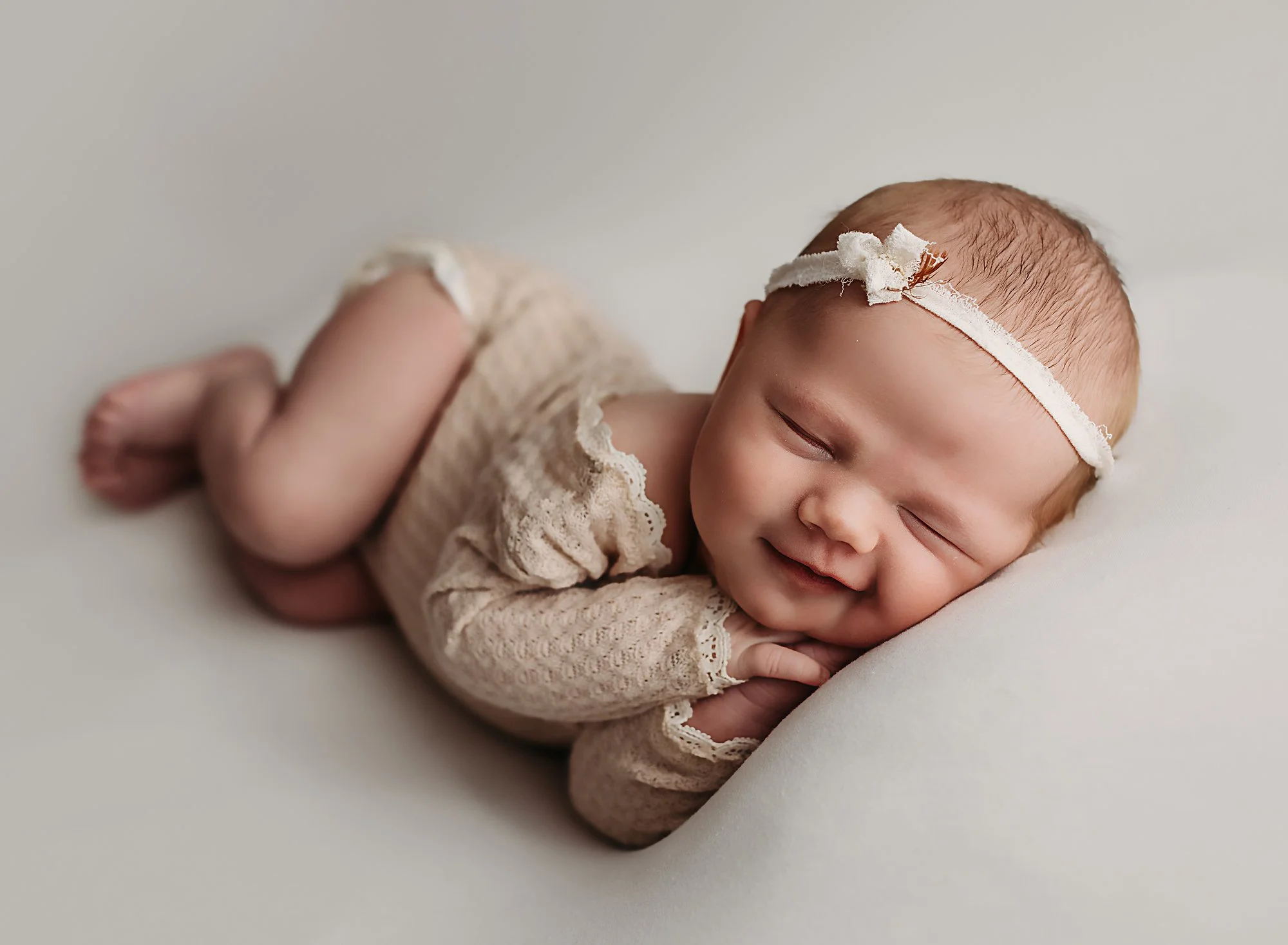 best-newborn-maternity-photographer-milton-topronto-gta-halton-danieladagostino-leni-2 copy.jpg