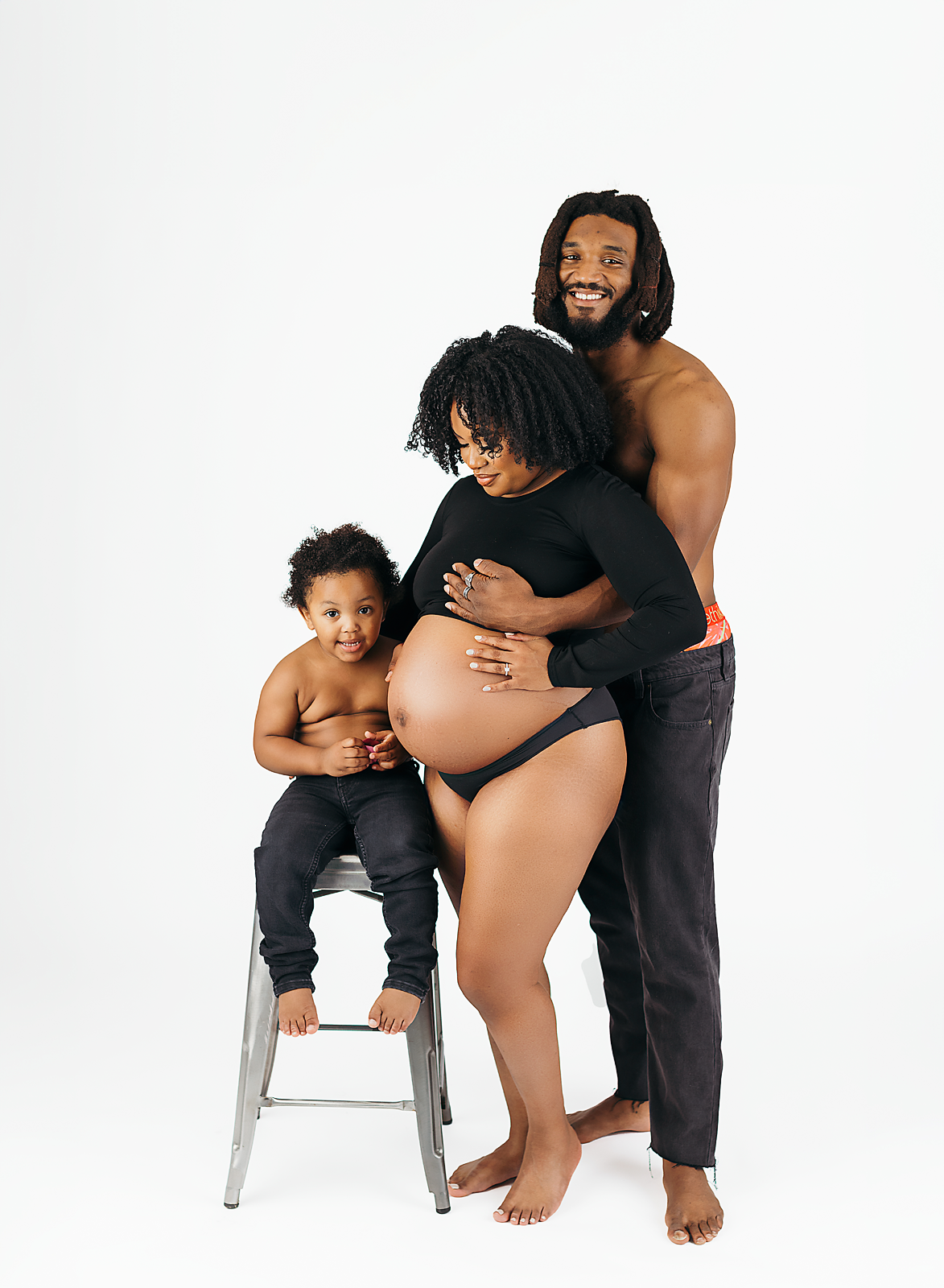 best-maternity-photographer-york-region-diamiond-simpson-wyntham-mcmannis-8.png
