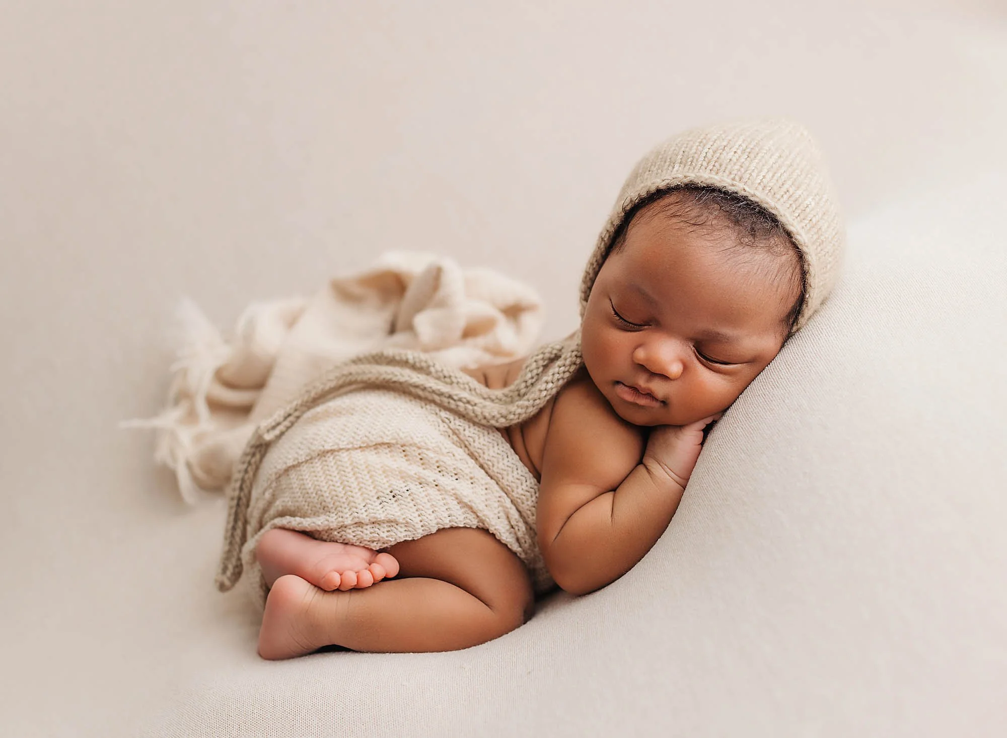 best-newborn-photographer-toronto-milton-martial-2 copy.jpg