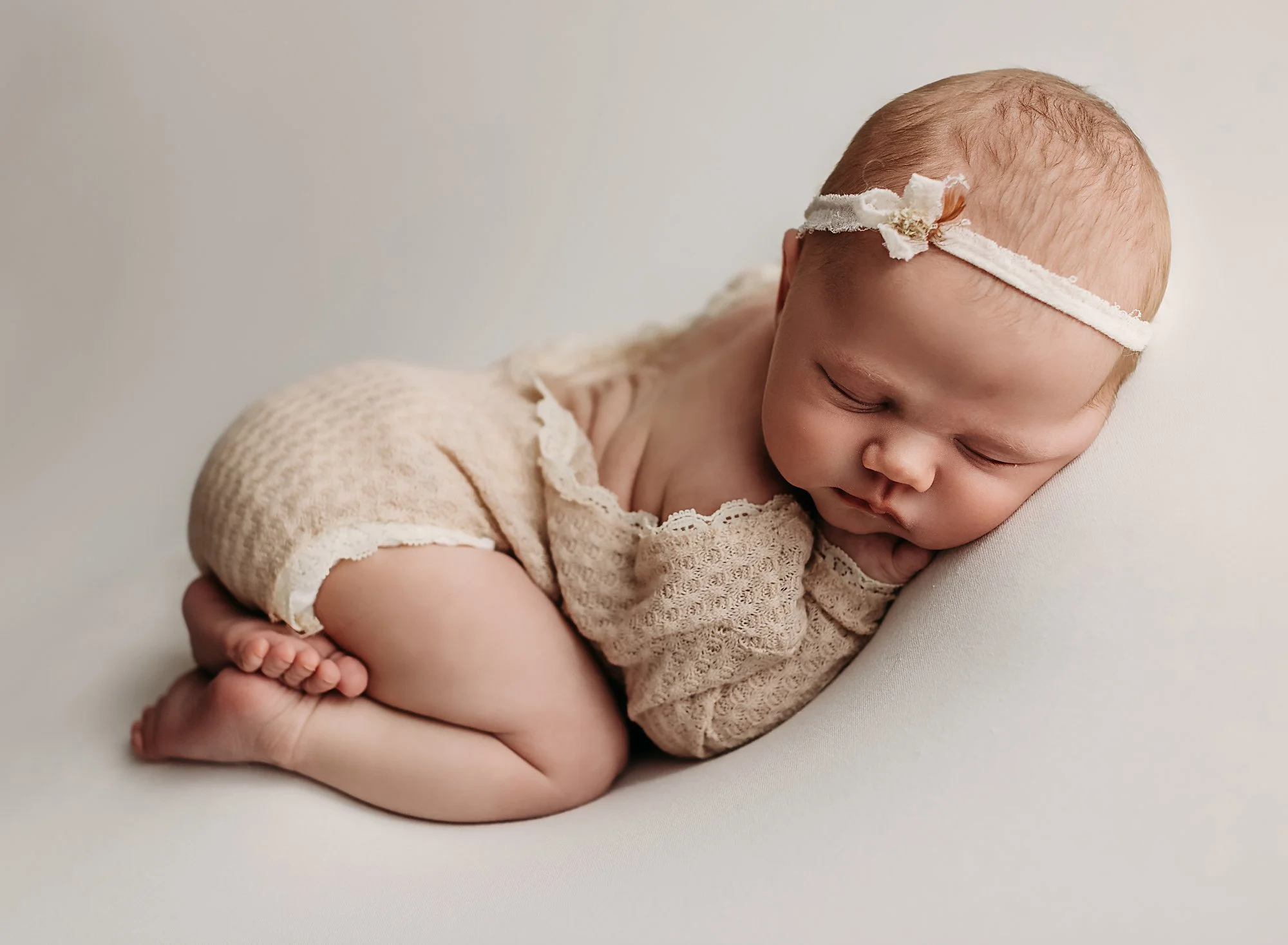 best-newborn-maternity-photographer-milton-topronto-gta-halton-danieladagostino-leni-3 copy.jpg