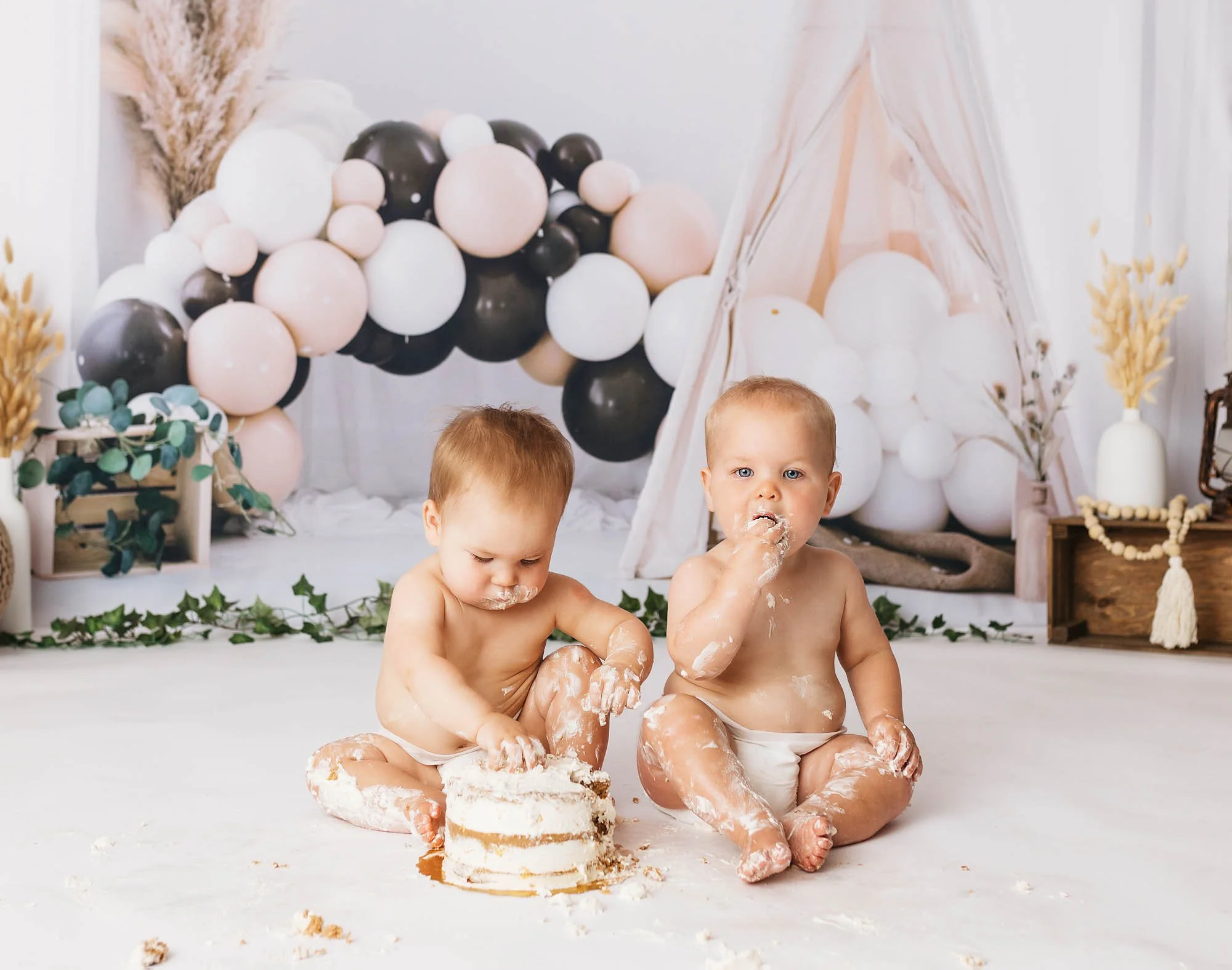 best-cake-smash-photographer-milton-toronto-gta-danieladagostino-ja-8 copy.jpg