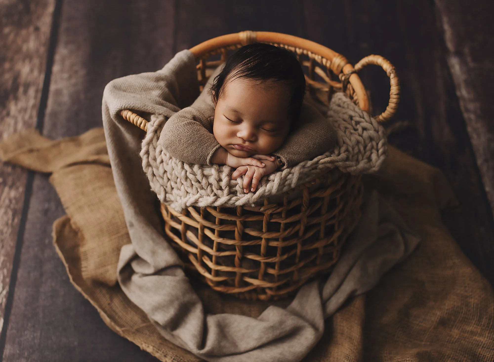 best-newborn-photographer-milton-toronto-gta-danieladagostino-aeko-mcmannis--4 copy.jpg