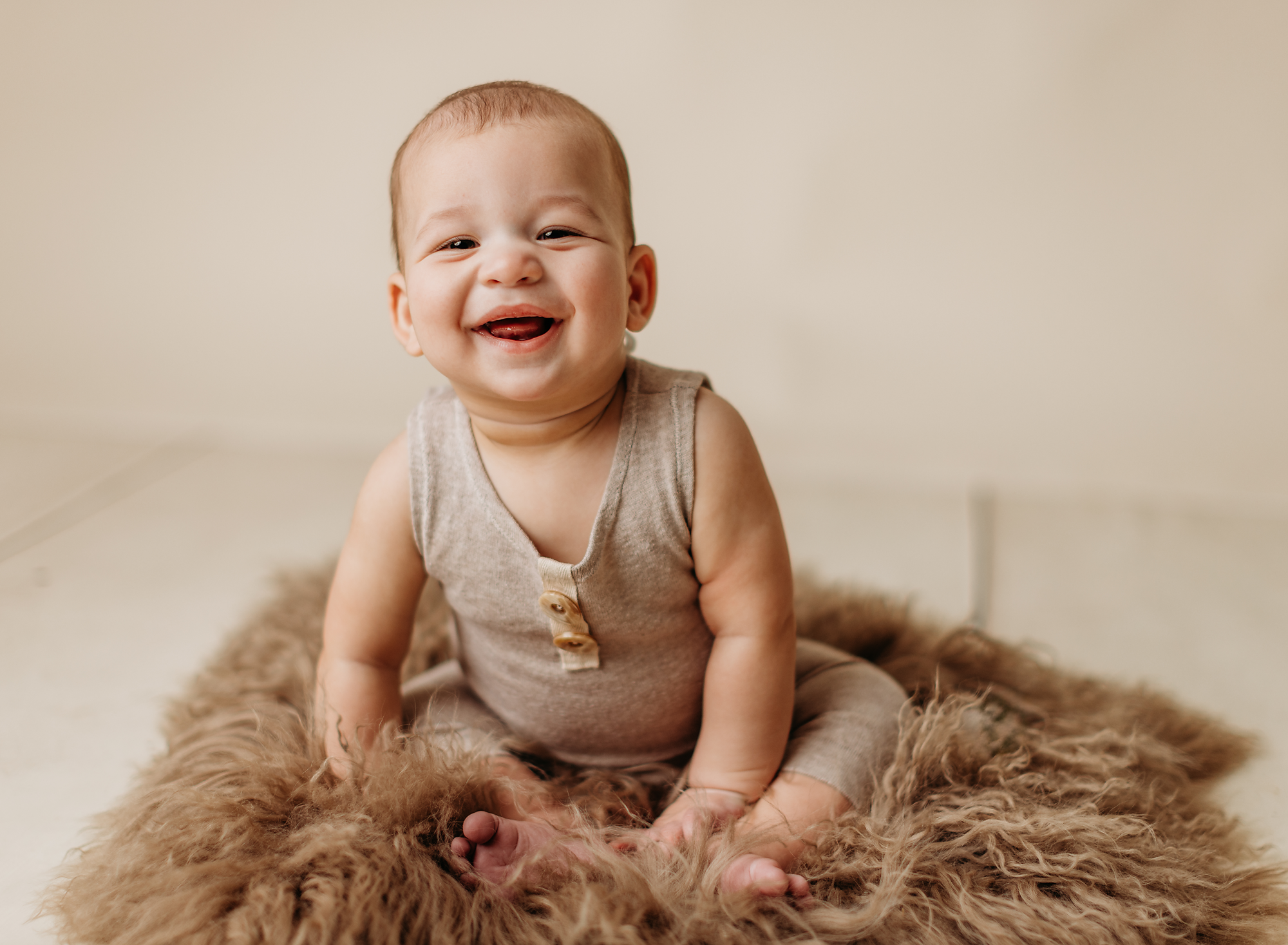 best-sitter-session-6-month-photographer-toronto-noah2.png