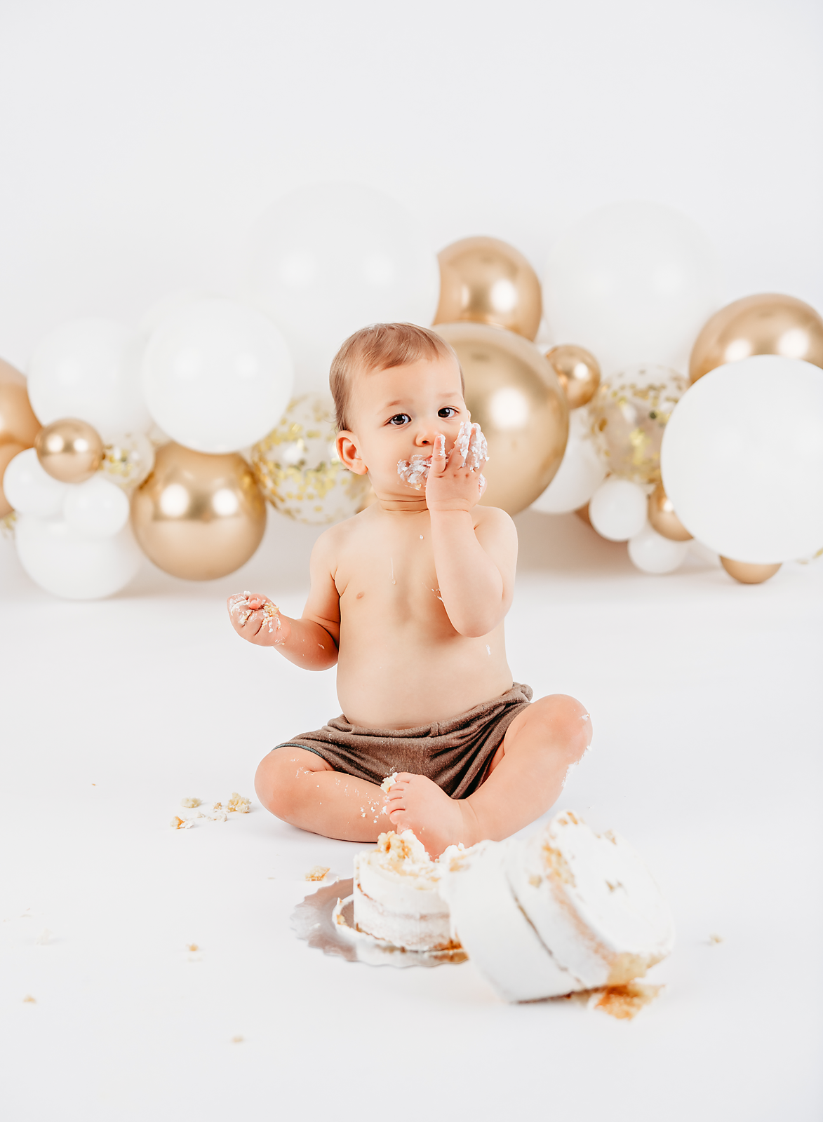 1 year birthday portrait, little boy, balloons, cake smash