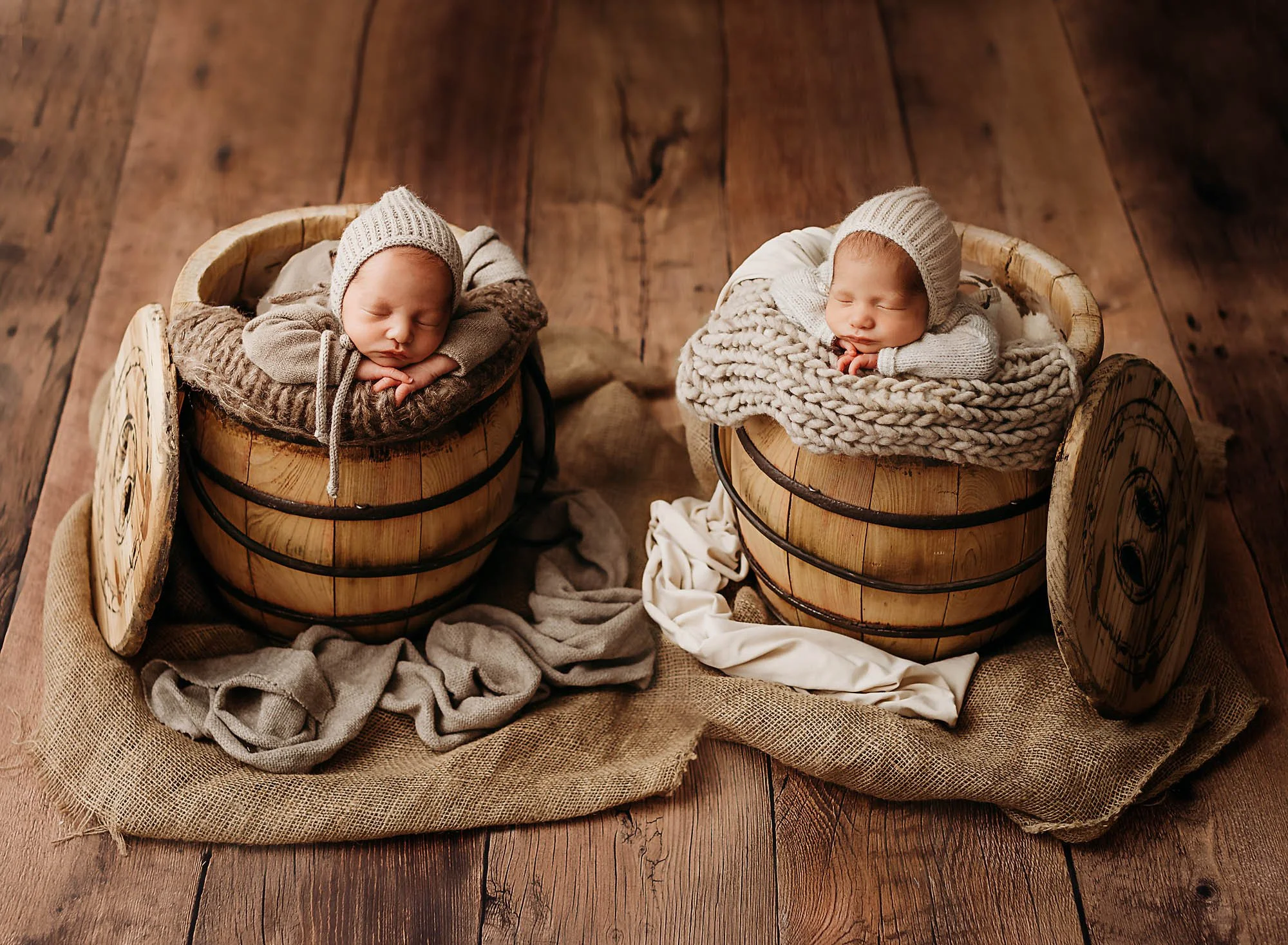 best-newborn-maternity-photographer-toronto-milton-halton-danieladagostino-bw--5 copy.jpg