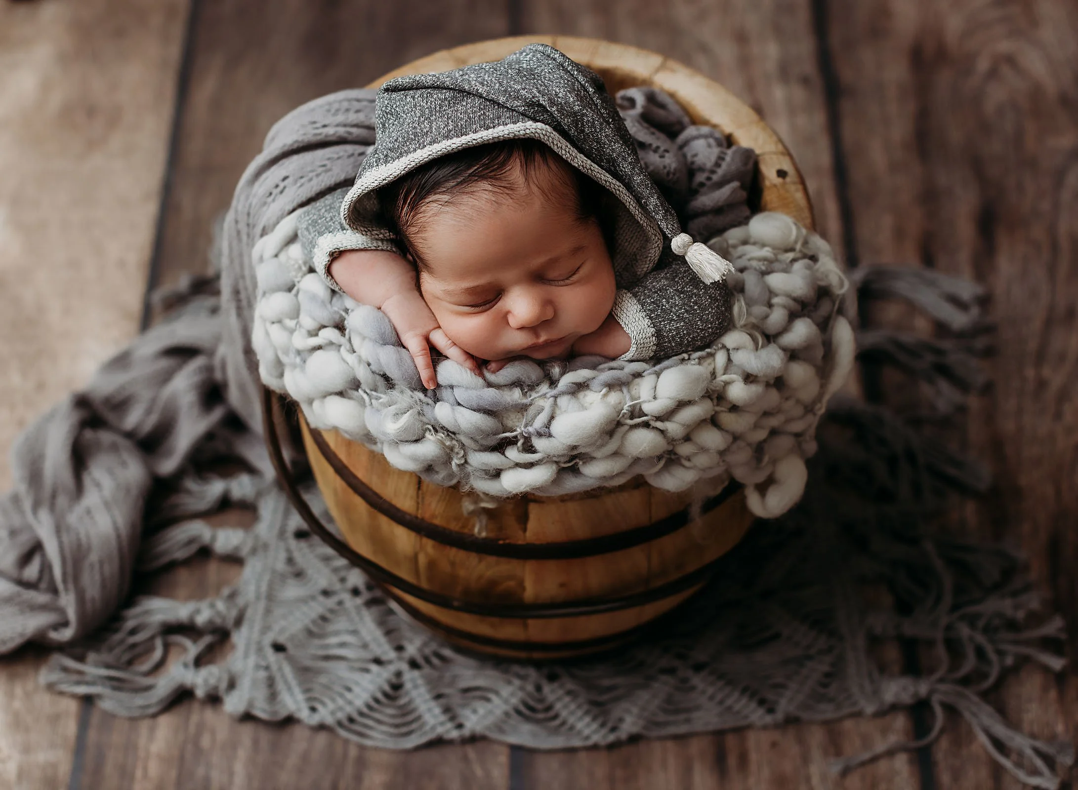 best-newborn-session-photographer-milton-halton-oakville-toronto-gta-danieladagostino-moco10.jpg