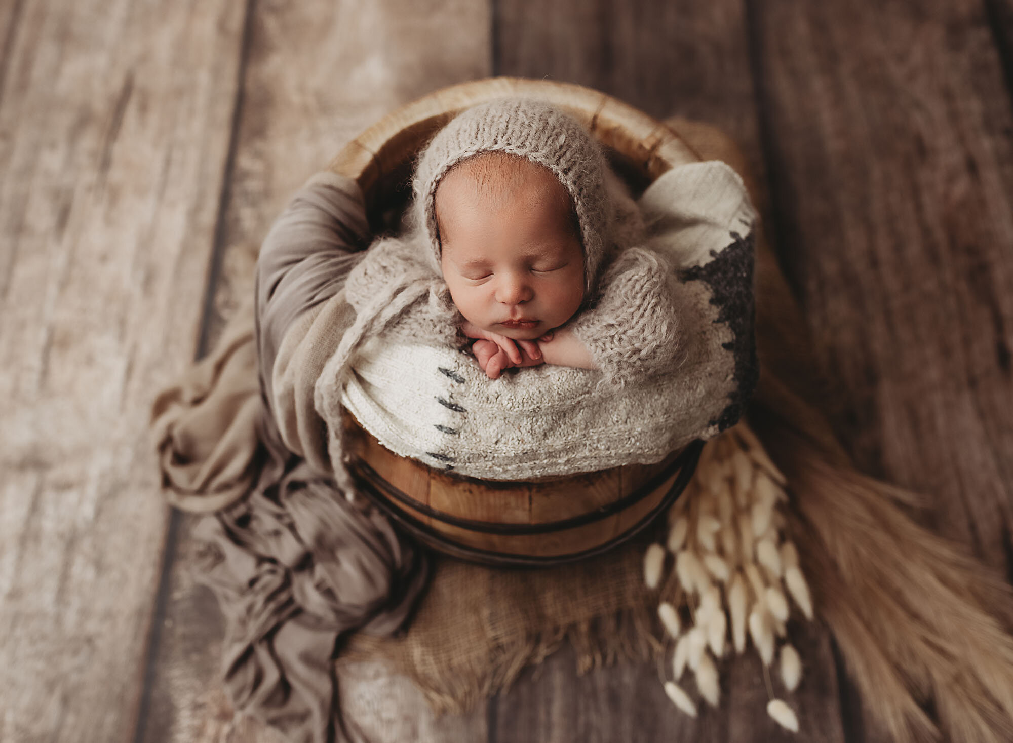 best-newborn-maternity-session-photographer-milton-halton-toronto-danieladagostino-jaxson-1 copy.jpg