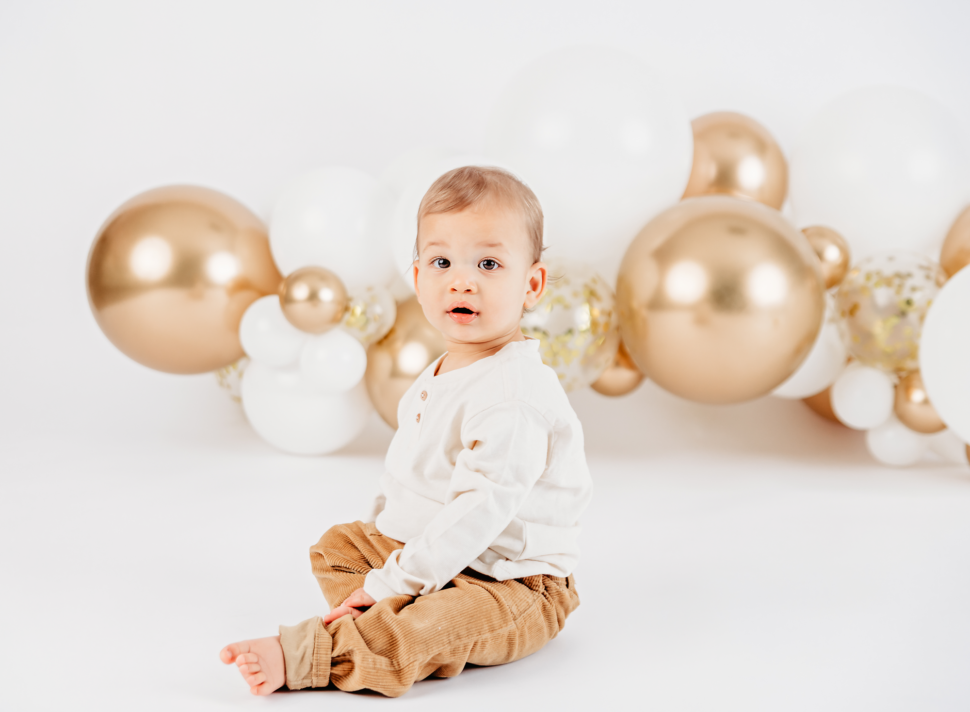 1 year birthday portrait, little boy, balloons