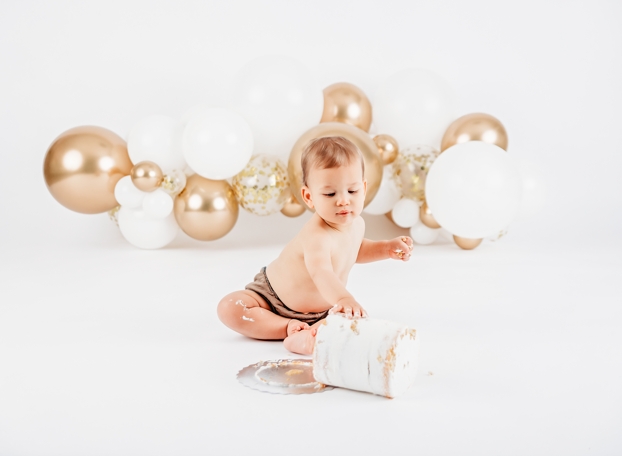 1 year birthday portrait, little boy, balloons, cake smash