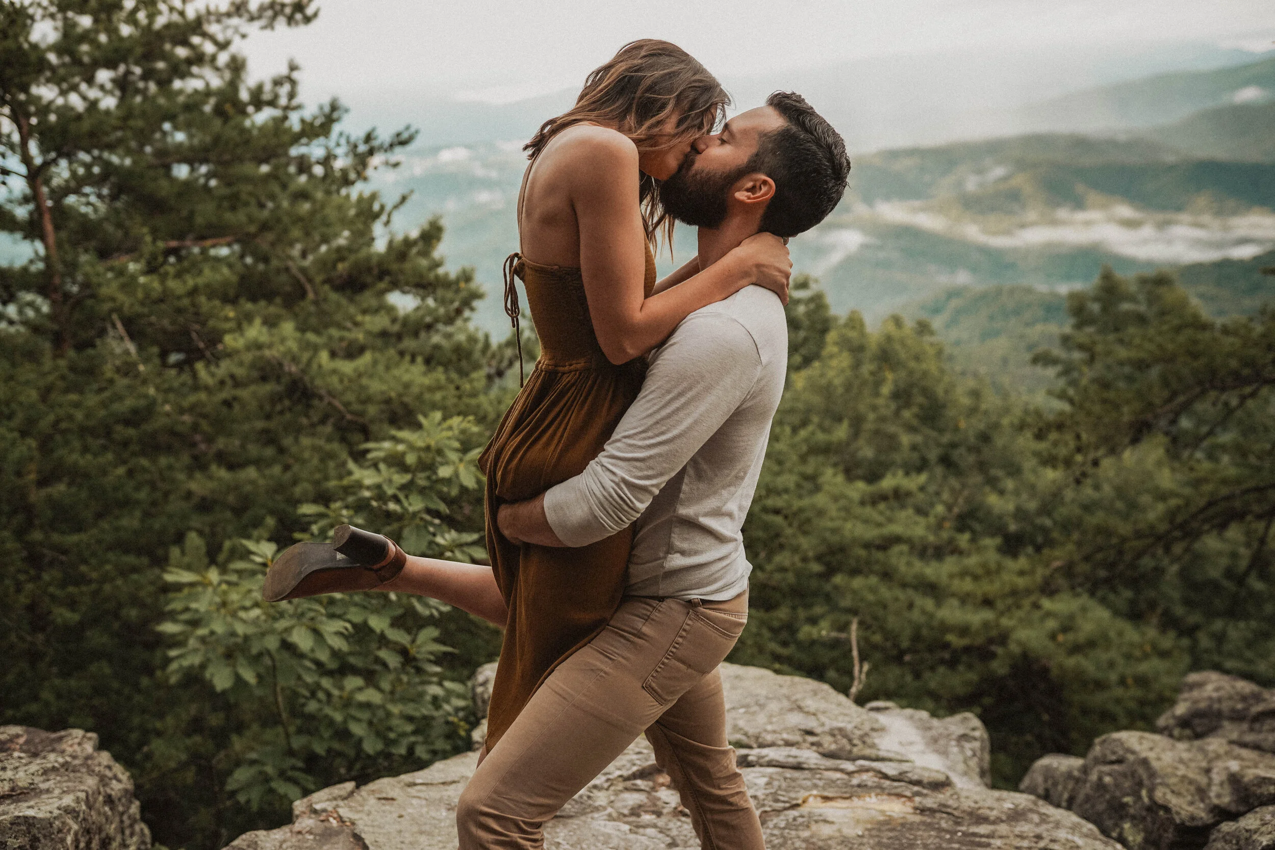 Elopement Announcement: How to Tell Your Friends and Family That You are Eloping