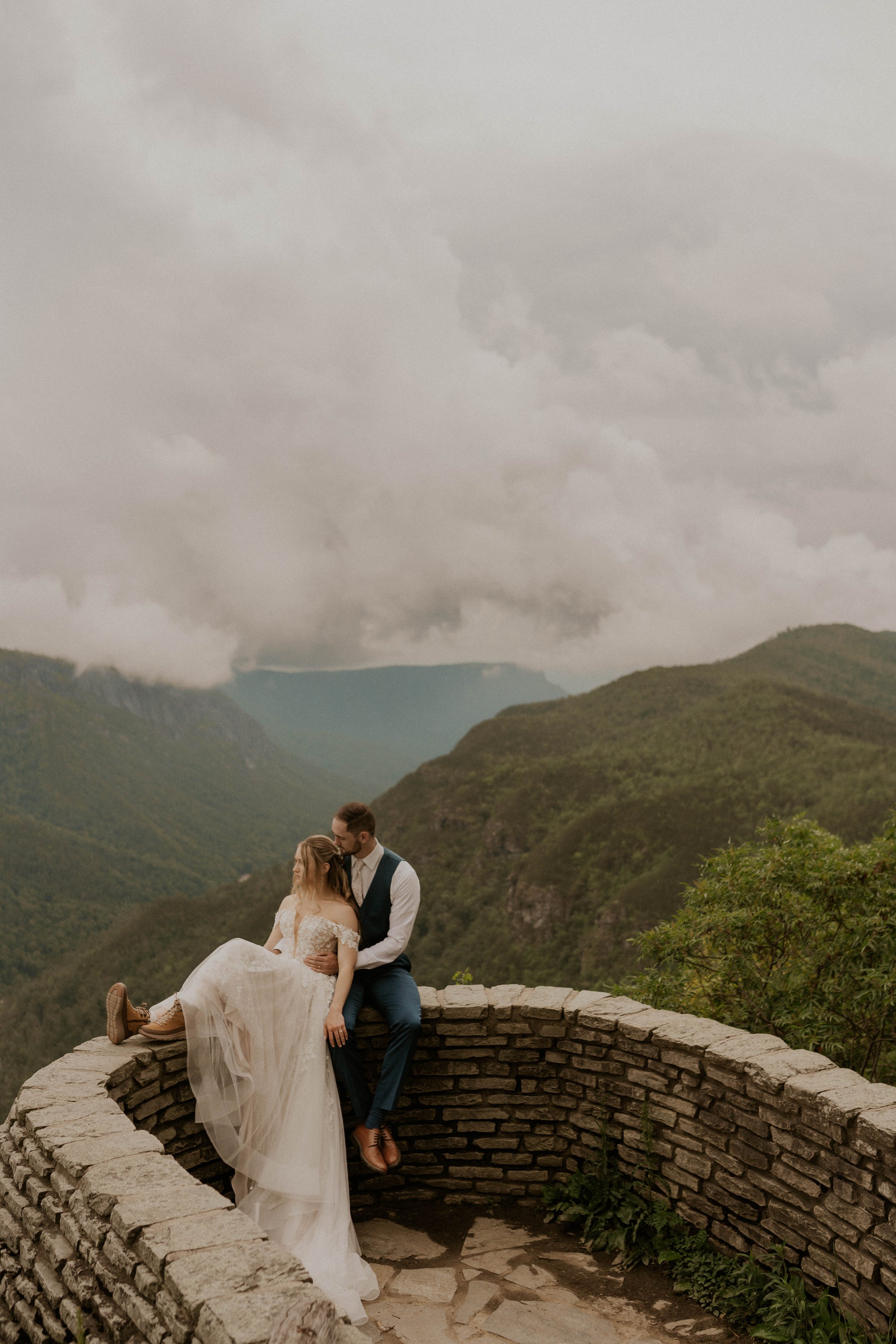 Joe &amp; Ashley’s Intimate Elopement at Wiseman’s View | Boone, North Carolina
