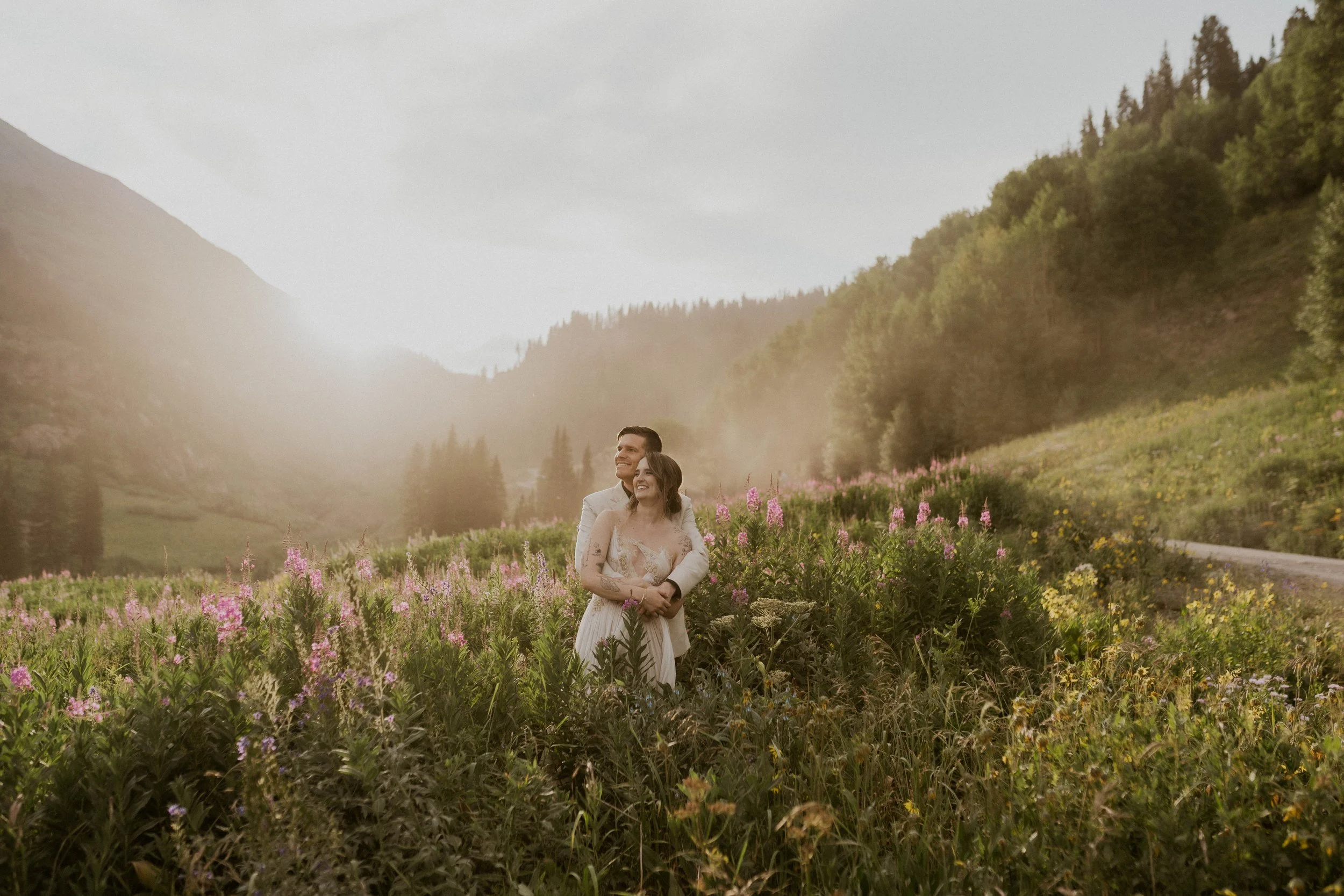 Golden hour elopement portraits in the Crested Butte mountains