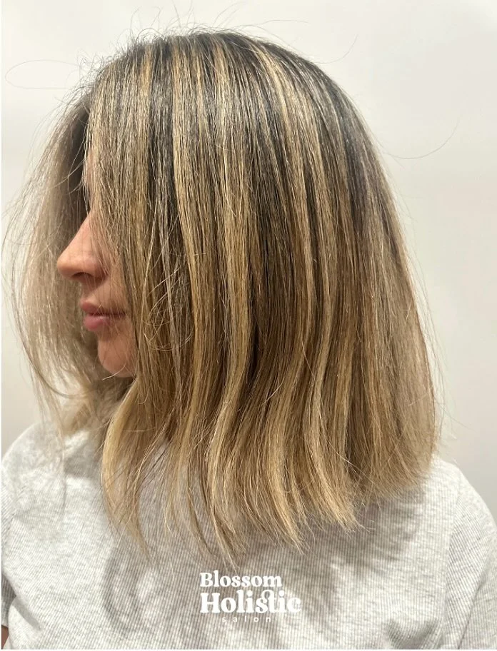 ✨ Blonde Hair Tips ✨
🌿 Healthy hair = best results
⏳ Lift slowly, don&rsquo;t rush
💧 Hydrate after every session
☀️ Protect from sun + heat

Blonde is a glow 🌟 keep it alive with care. 💛

#HealthyBlonde #BlondeCare #HolisticHair #HairHealing #Blo