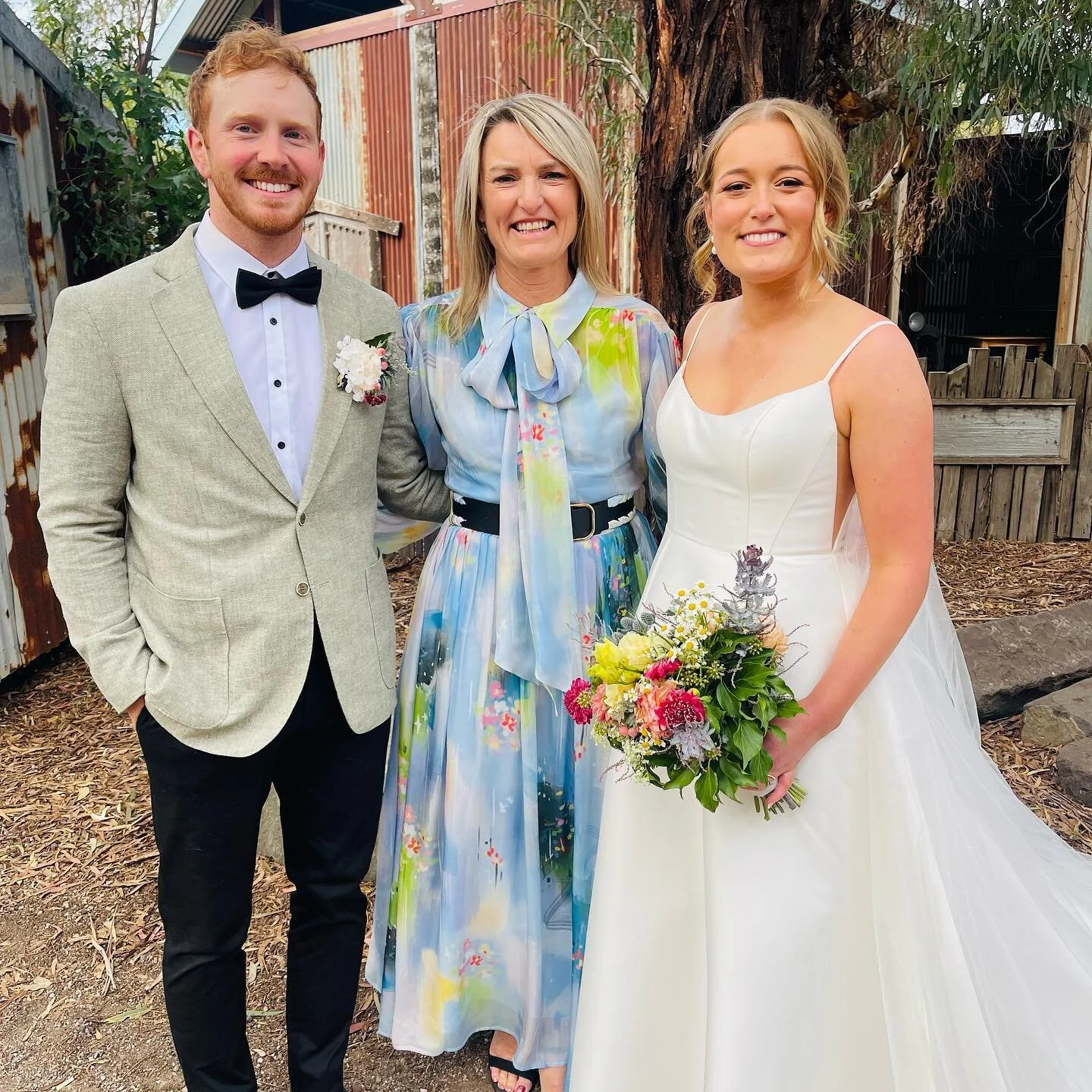 &lsquo;Just Married&rsquo; 🍾🥂

Congratulations, love and hugs to the gorgeous Demi and James 01.04.2023 💕

Joining these two with their amazing friends and family at Oneday Estate in Curlewis was an absolute joy!

The property is an eclectic combi