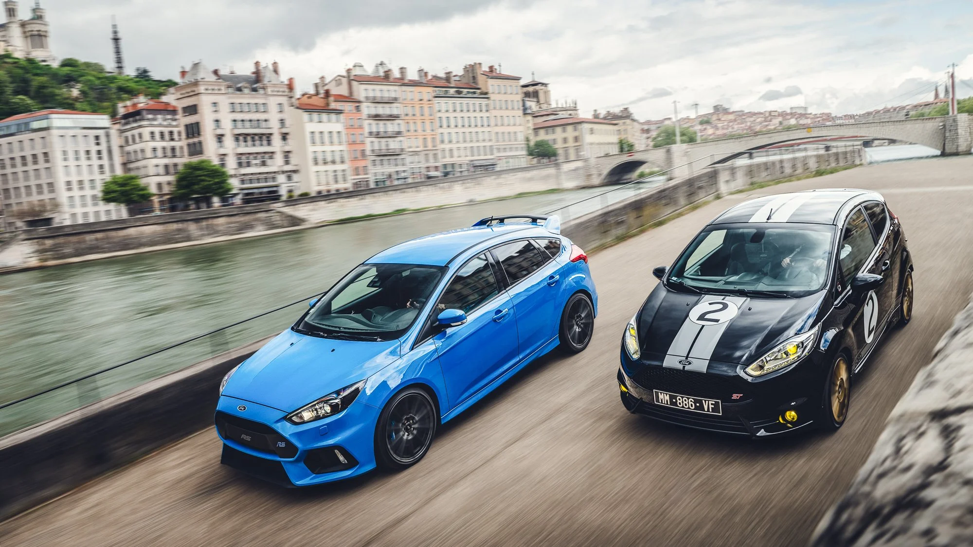 Ford Focus RS vs Ford Fiesta