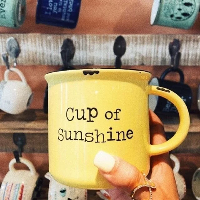 Anyone else wake up nice and early so they can enjoy their morning? One of the hardest parts for me coming back to work was getting back into a solid routine. Here are some things that helped me ALOT 💛 Wake up and give yourself enough time to eat br