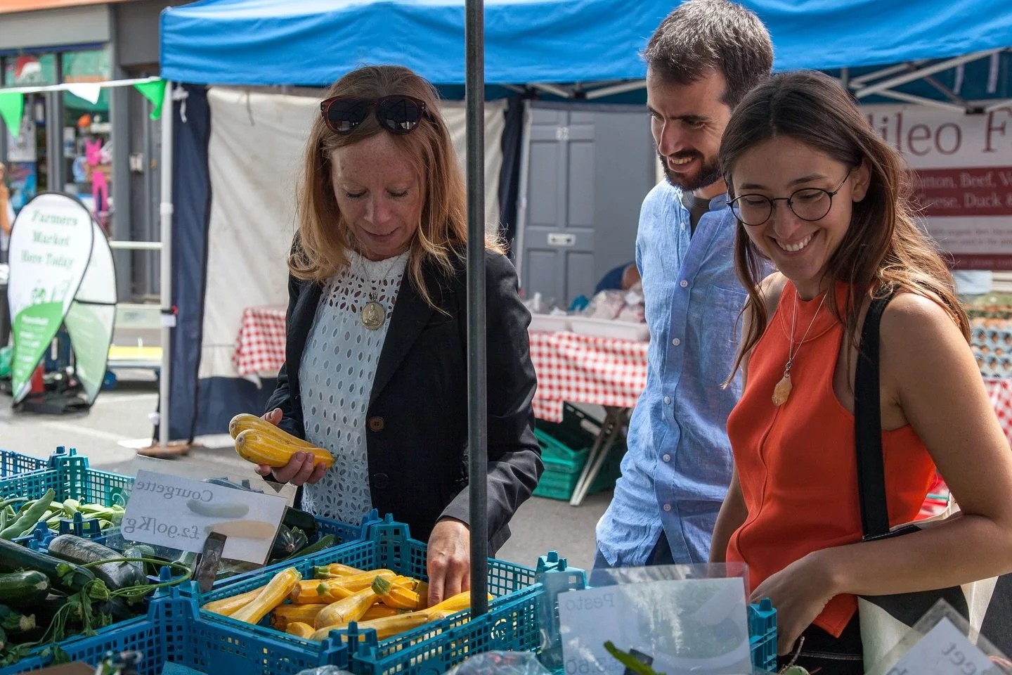 🌿 A morning at the farmers market, picking out seasonal, healing ingredients to bring back to the kitchen for a nourishing lunch. This is what learning looks like at Academy Healing Nutrition.

Since 1986, AHN has blended the wisdom of Traditional C