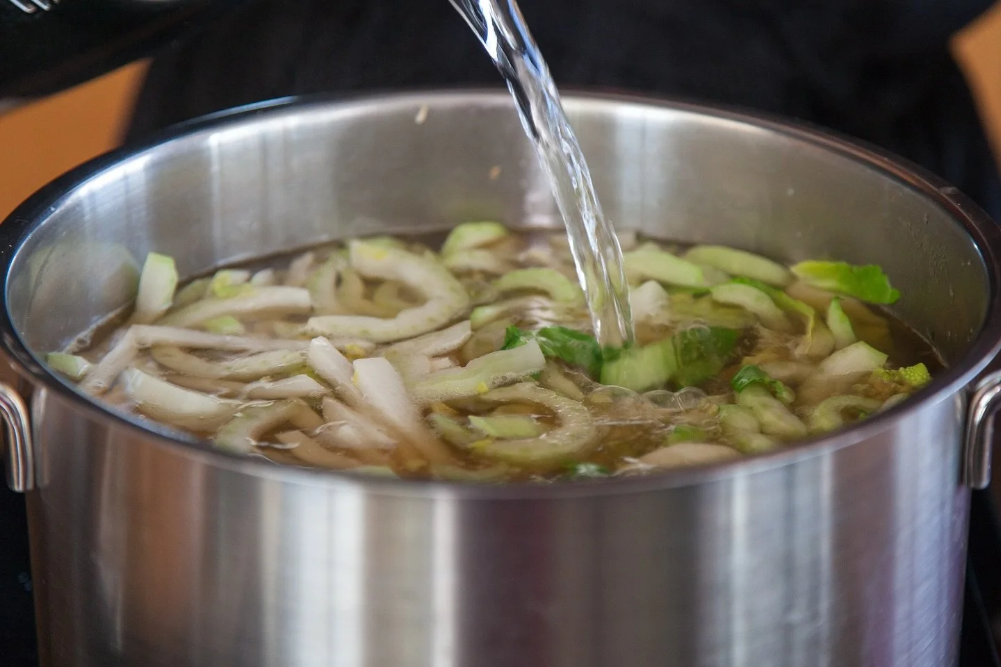 This nourishing vegetable broth is one of the first healing staples we teach at AHN, and for good reason. Broths are deeply soothing for the gut lining, gentle on the digestive organs, and provide concentrated nourishment that quickly builds Qi, Bloo