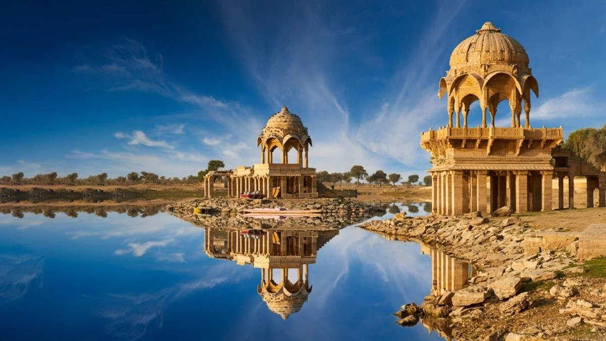 Jaisalmer%20-%20Ghadisar-lake1-1670243037147.jpeg