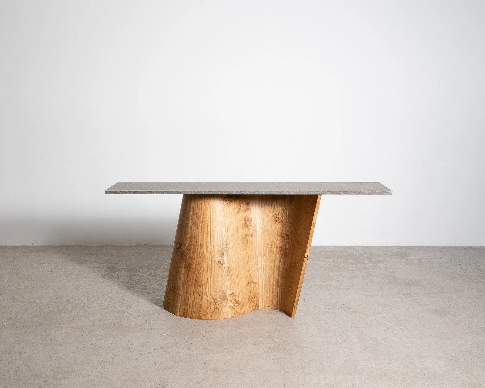 Altor console table