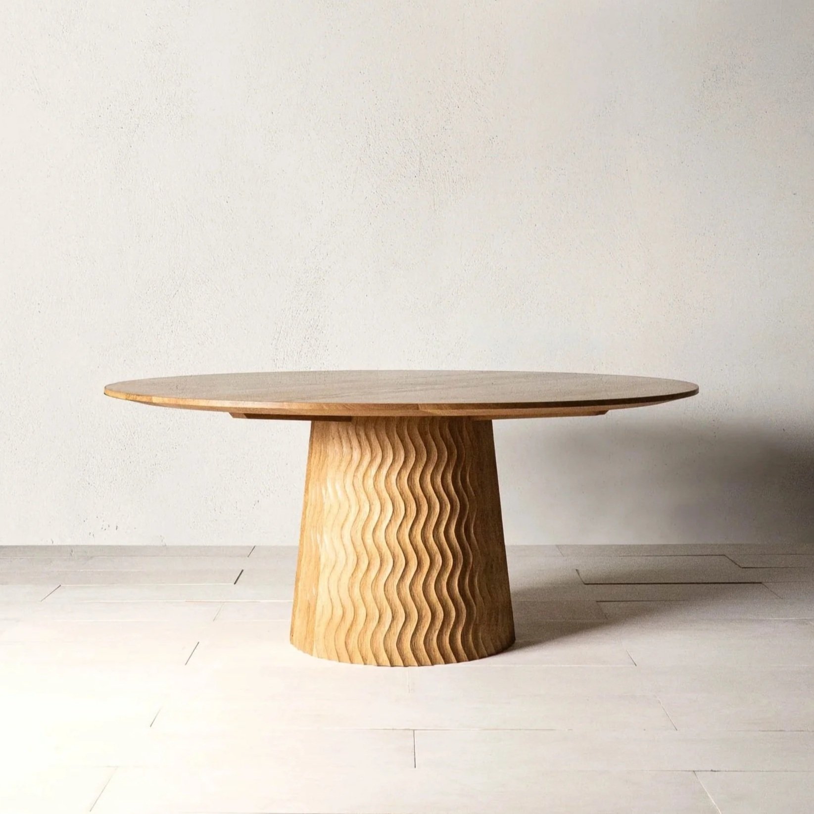 Aurora dining table