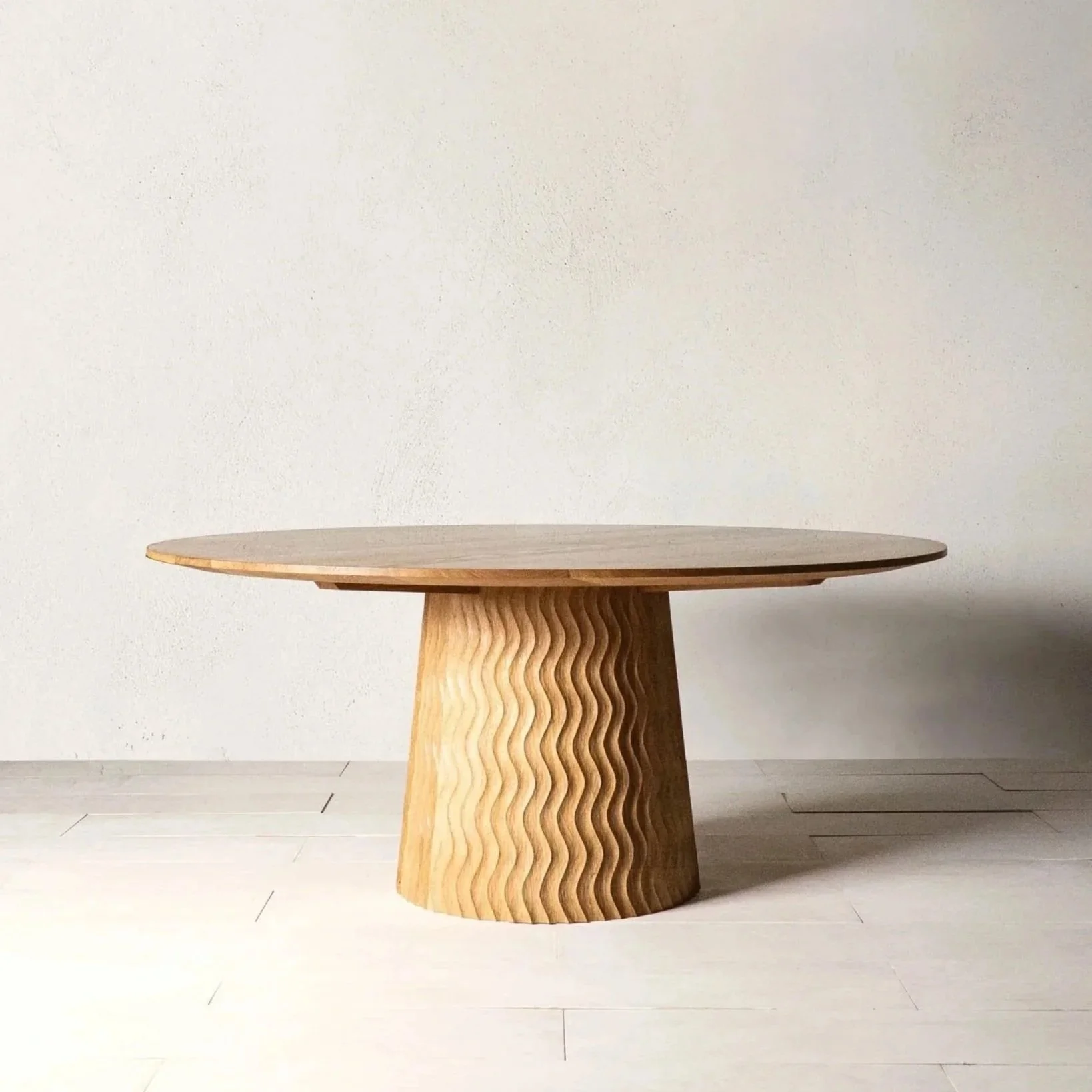 Aurora dining table