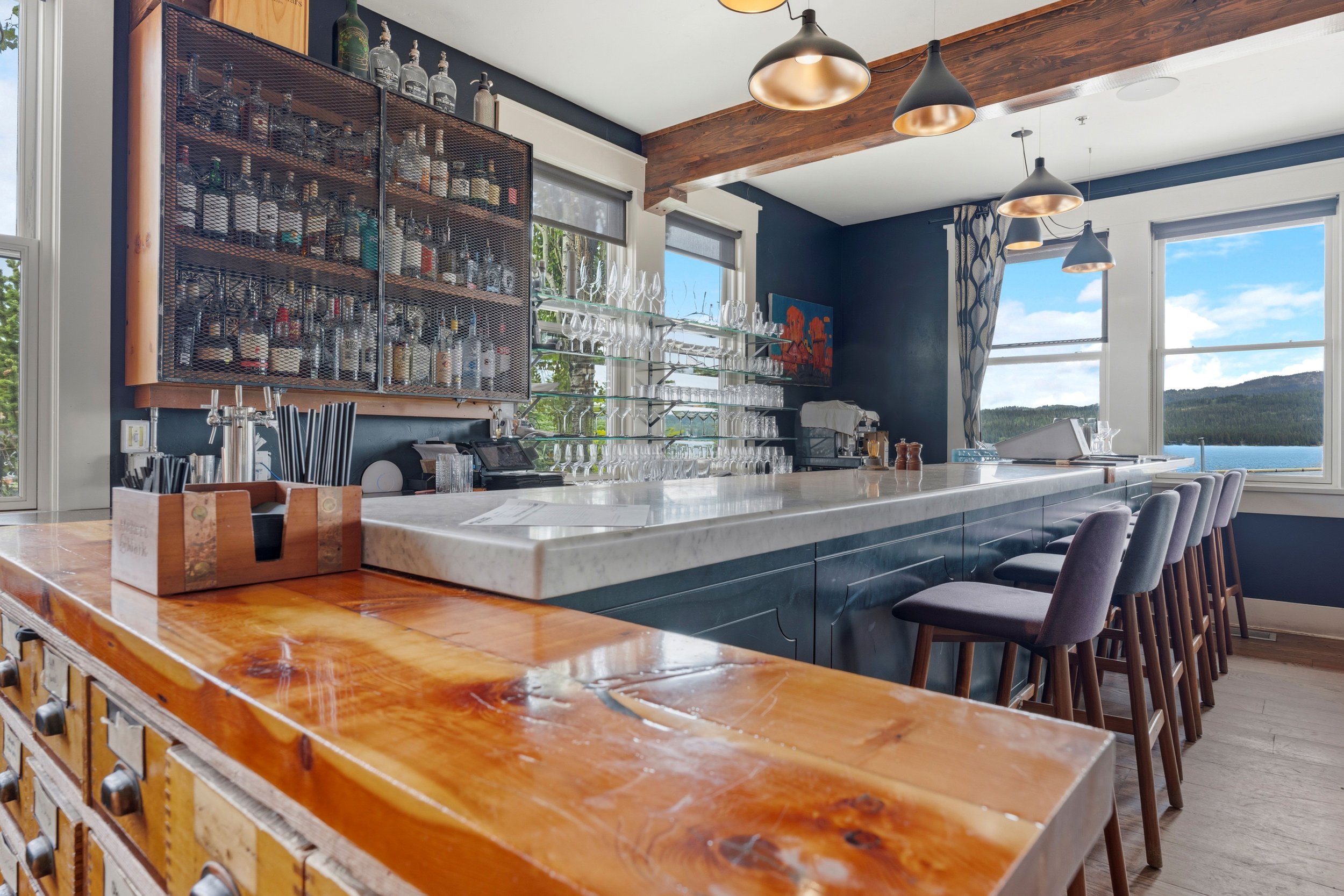 Restaurant Bar in Hotel McCall, Idaho