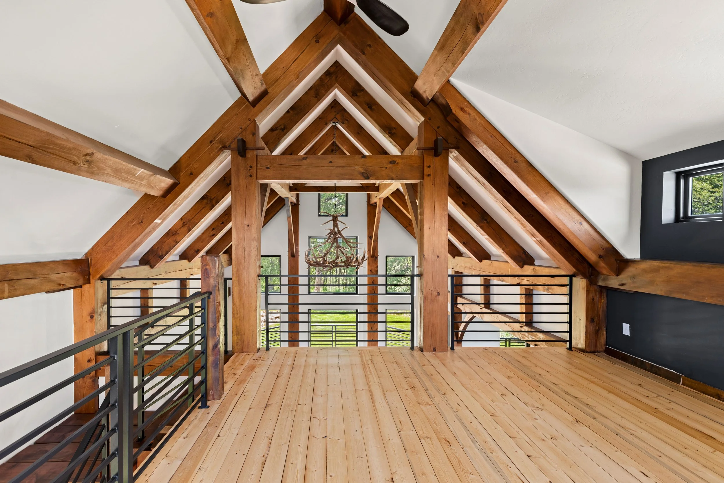 Attic loft with exposed beams, open to great room - Gloho Real Estate Photography Southeast Idaho
