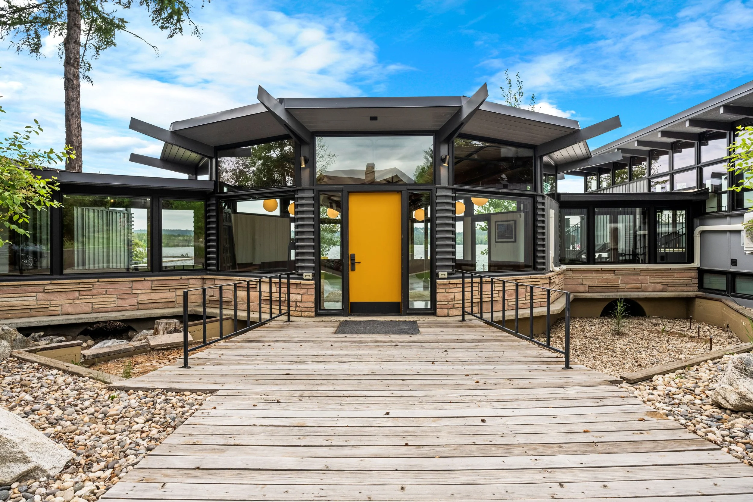 Front facade of the Glass House in McCall Idaho