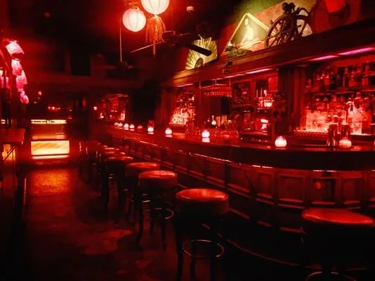 The Oldest Bar in Hollywood - See what we find!