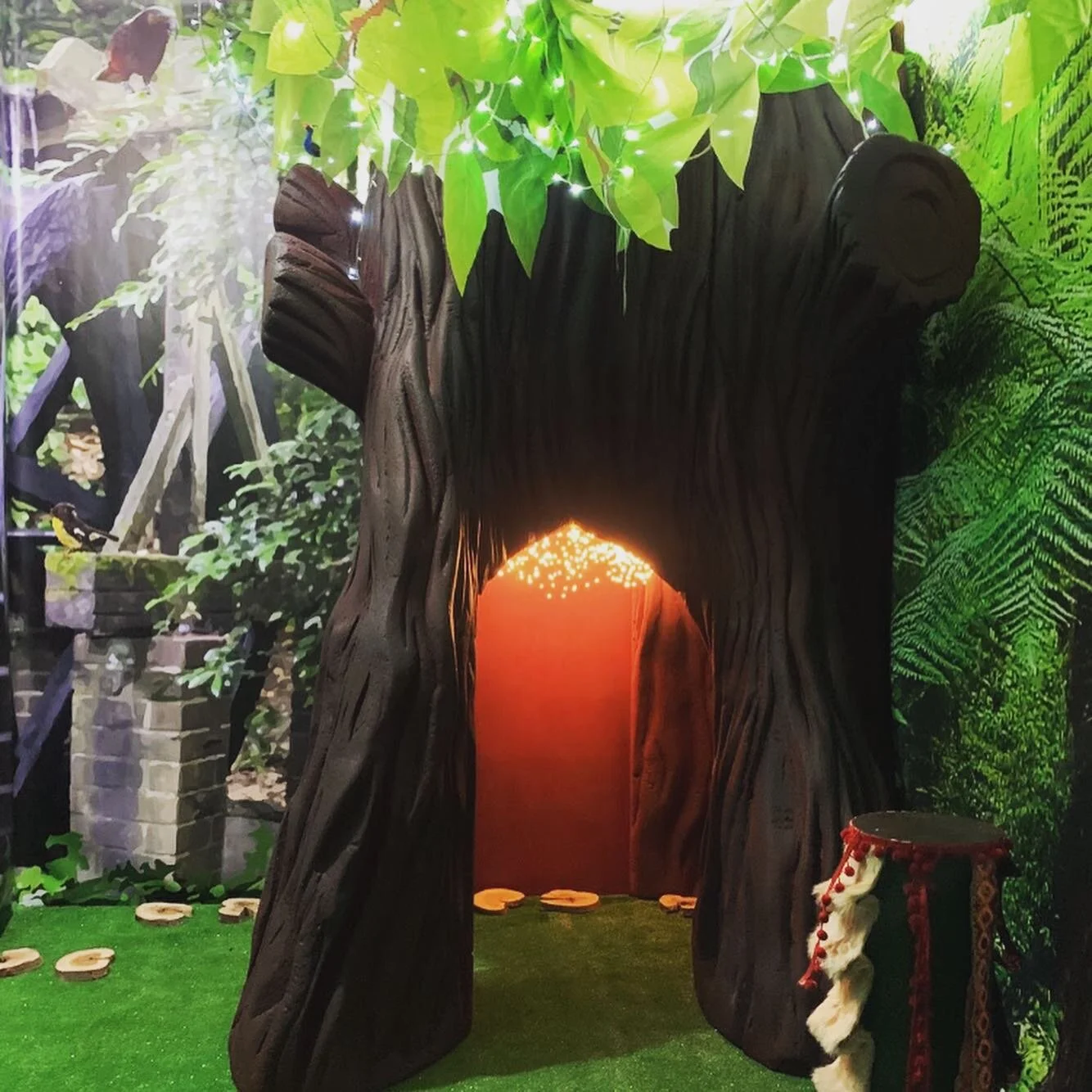 This weeks #tbt to the amazing Jackson St Santa&rsquo;s Grotto. We completely transformed the historic jailhouse into Santa&rsquo;s little kiwiana oasis! Oh how we&rsquo;d love to be on the beach or under a tree with glow worms right now!  #theming #