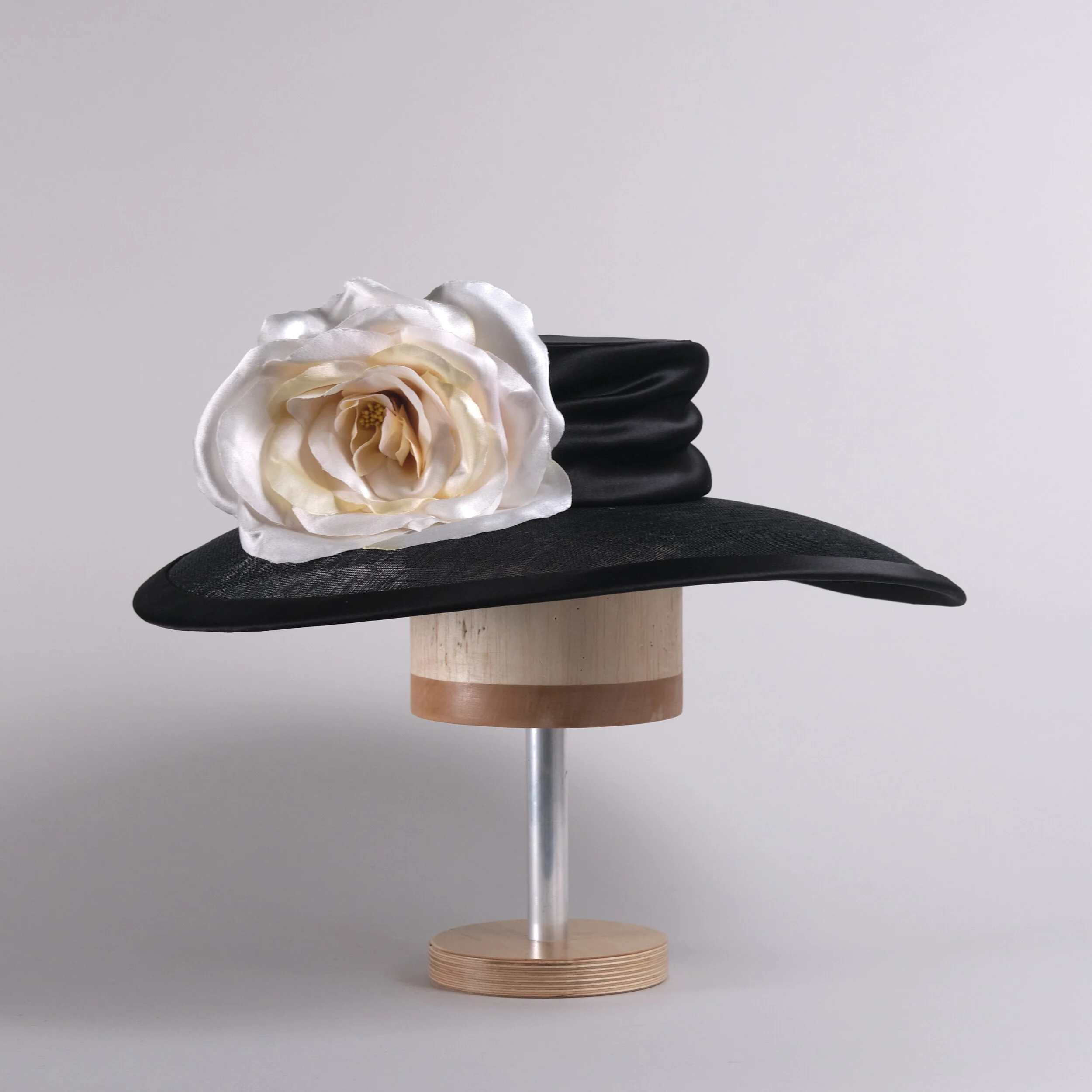 Sinamay rose hat Black/White M721-SF( White Black +more option for silk flower ) Kentucky  main image 2