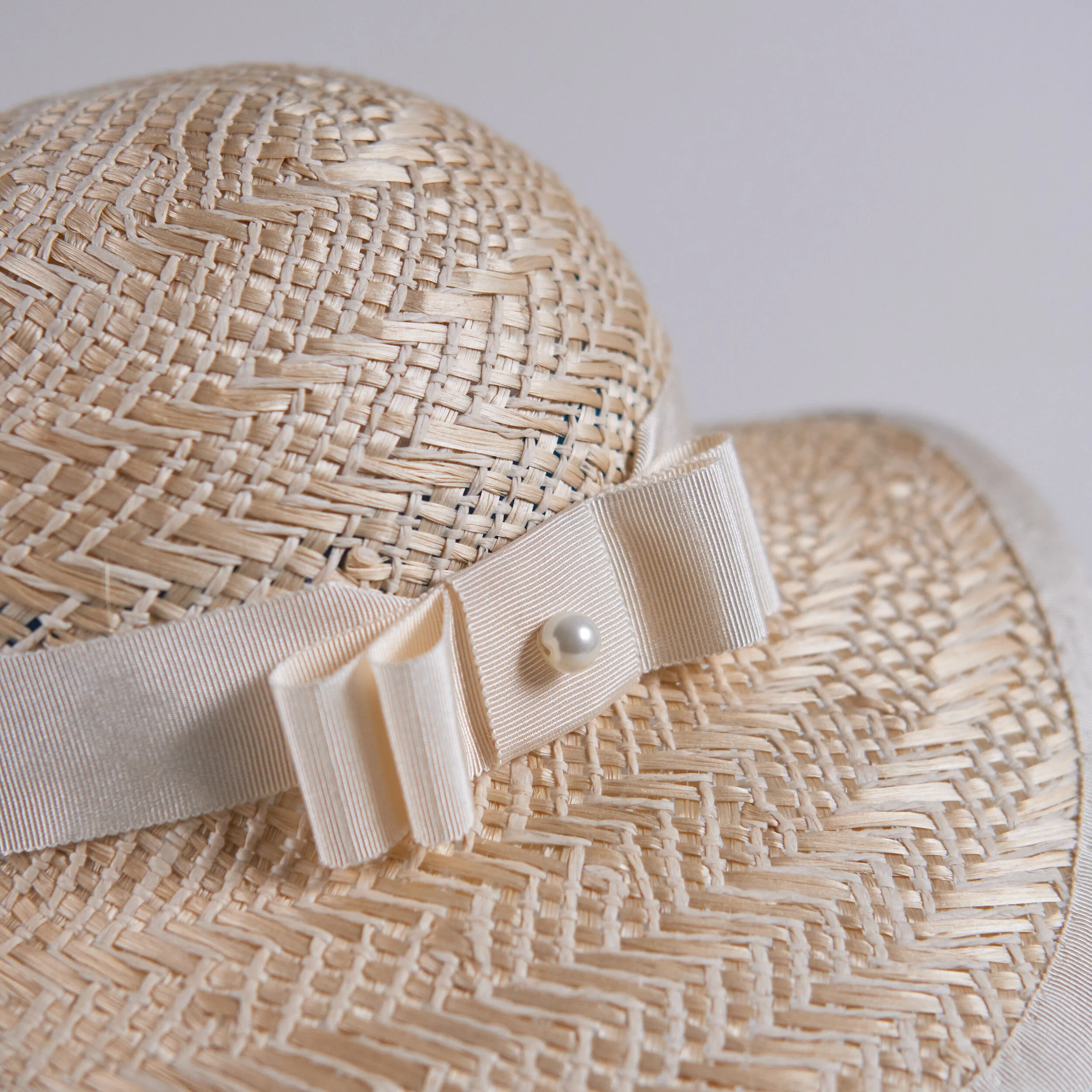Straw sunhat with ivory ribbon and pearl accent — Helen Hill display picture 1