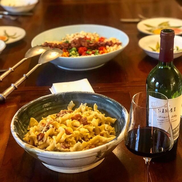 Pasta carbonara! It&rsquo;s so quick and easy you can make it in the time it takes to cook your pasta! With just 5 ingredients preparing this is a super easy! Try it out with the link in my bio! .
.
.
#cookingtechniques #testkitchen #homecook #homeco