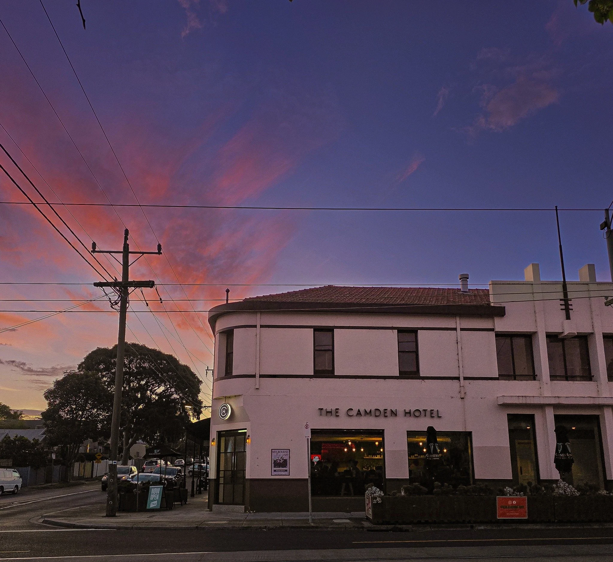 The weekend is approaching! Head to your favourite pub for delicious food and good vibes. Bring your friends, come join us, and let the good times roll!

#thecamden #melbournepubs #melbournepub #WeekendVibes #whatsonmelb #eatout #foodlovers #wine #be
