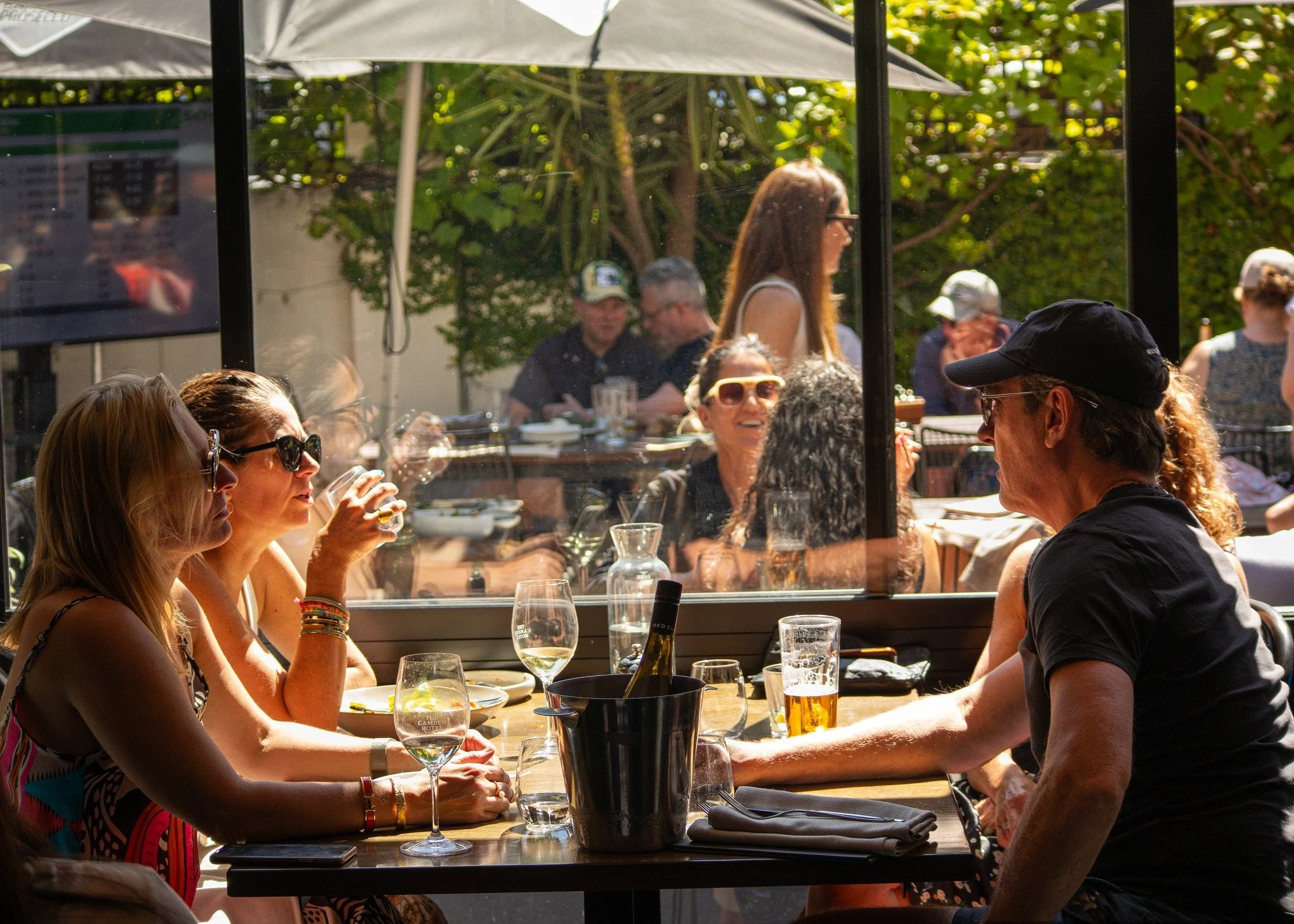 #theCamden is the place to be on a day like today. Bring your crew for an amazing food, summer-flavour sips and good vibes. See you there!

#thecamden #camdenhotel #DrinksWithFriends #PubNights #Cheers #GoodVibesOnly #OnTapTonight #CocktailTime #BarV