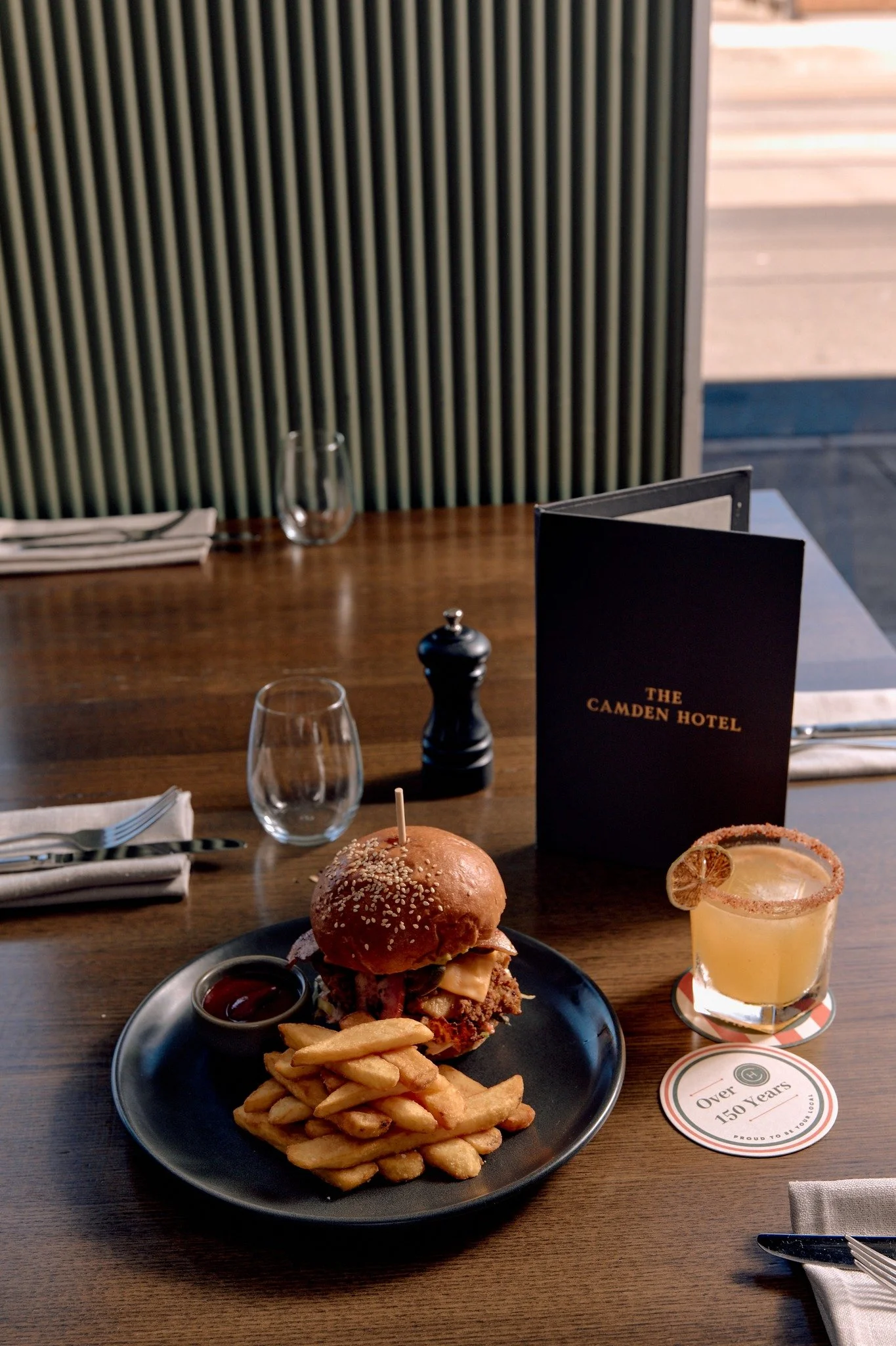 Thinking about a classic pub meal? Pop in every Tuesday night. All your favourites for just $20

#thecamden #localsnight #foodie #goodfood