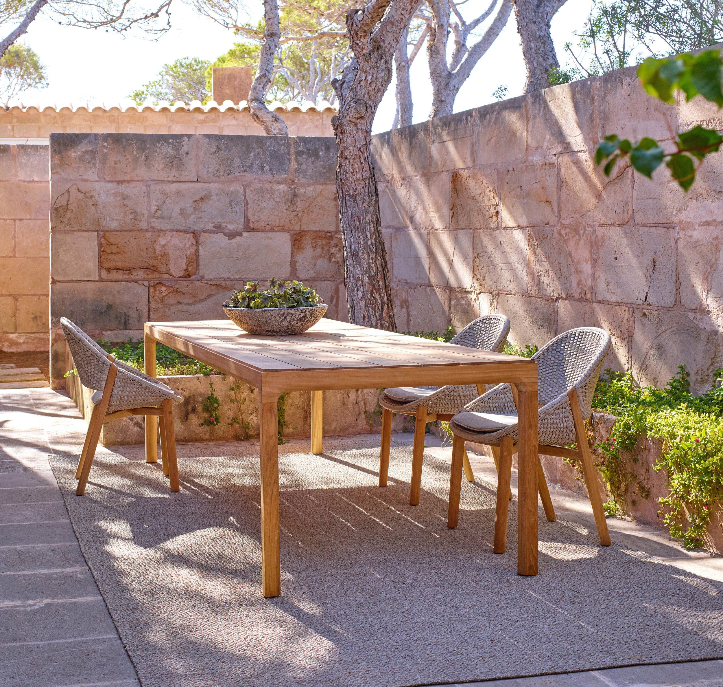 Nouvelle finition teck pour la table ILLUM !