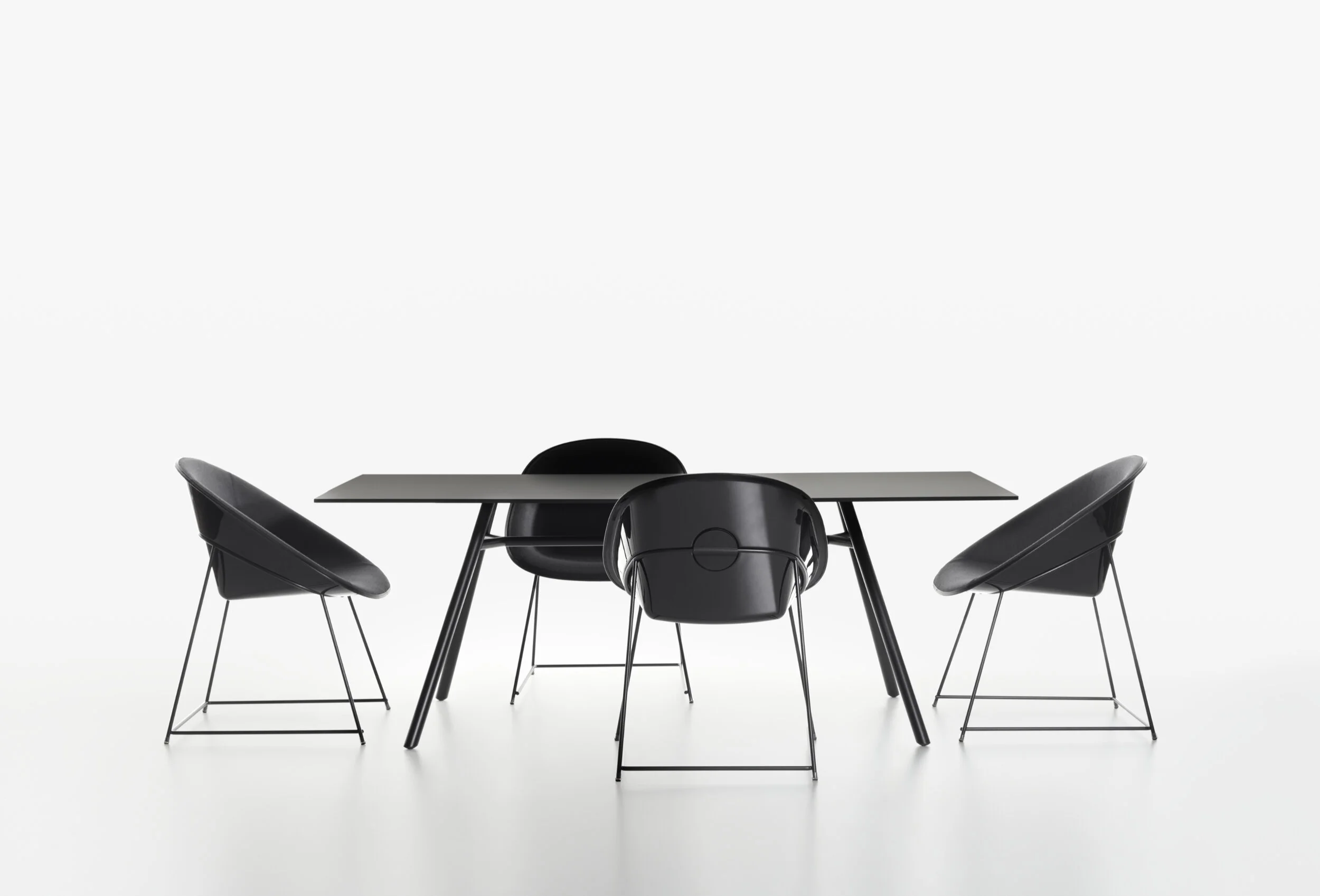 Nouvelle finition FENIX pour les plateaux des tables PLANK !