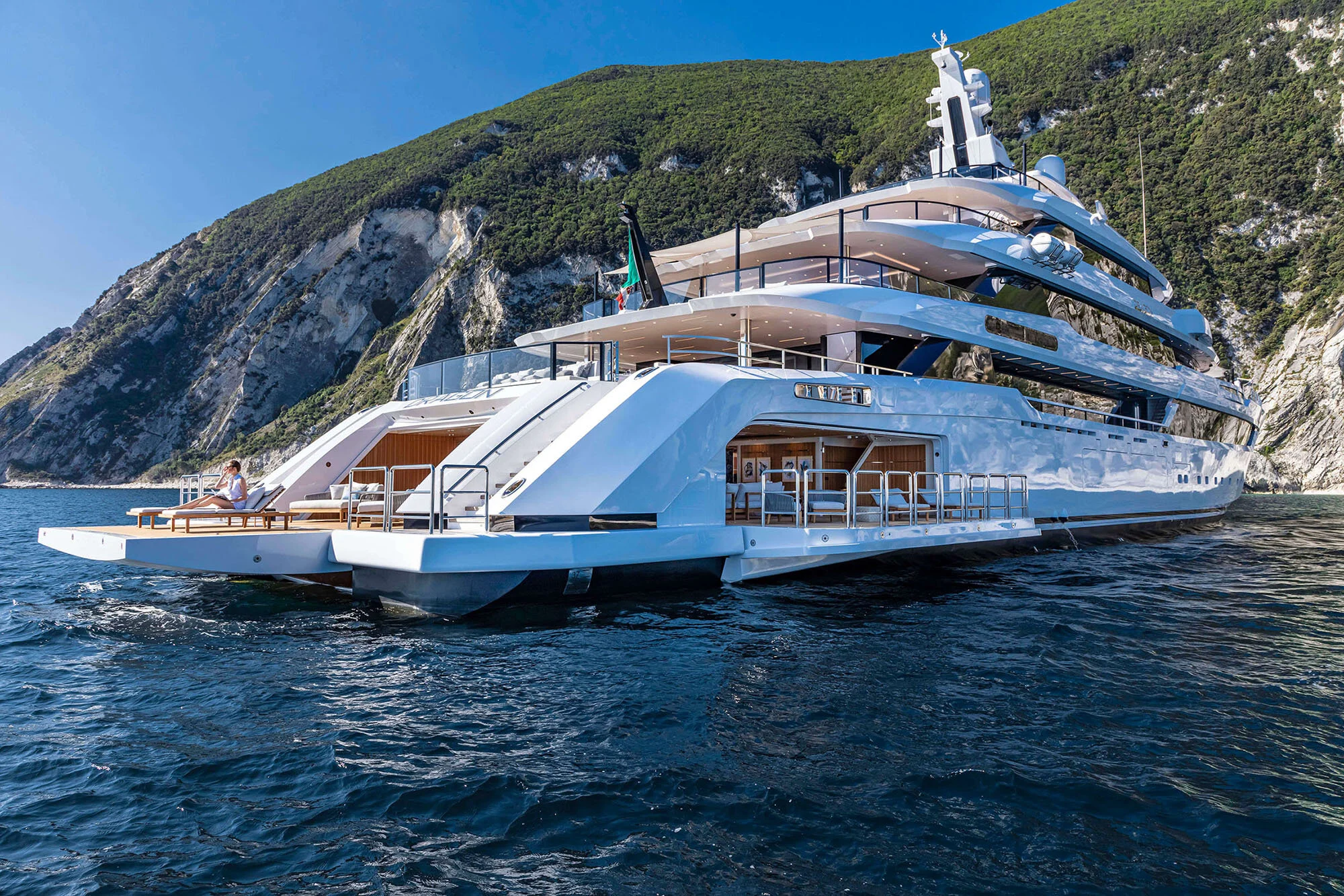 Yacht M-Y Dragon 80 mt - Constructeur Columbus